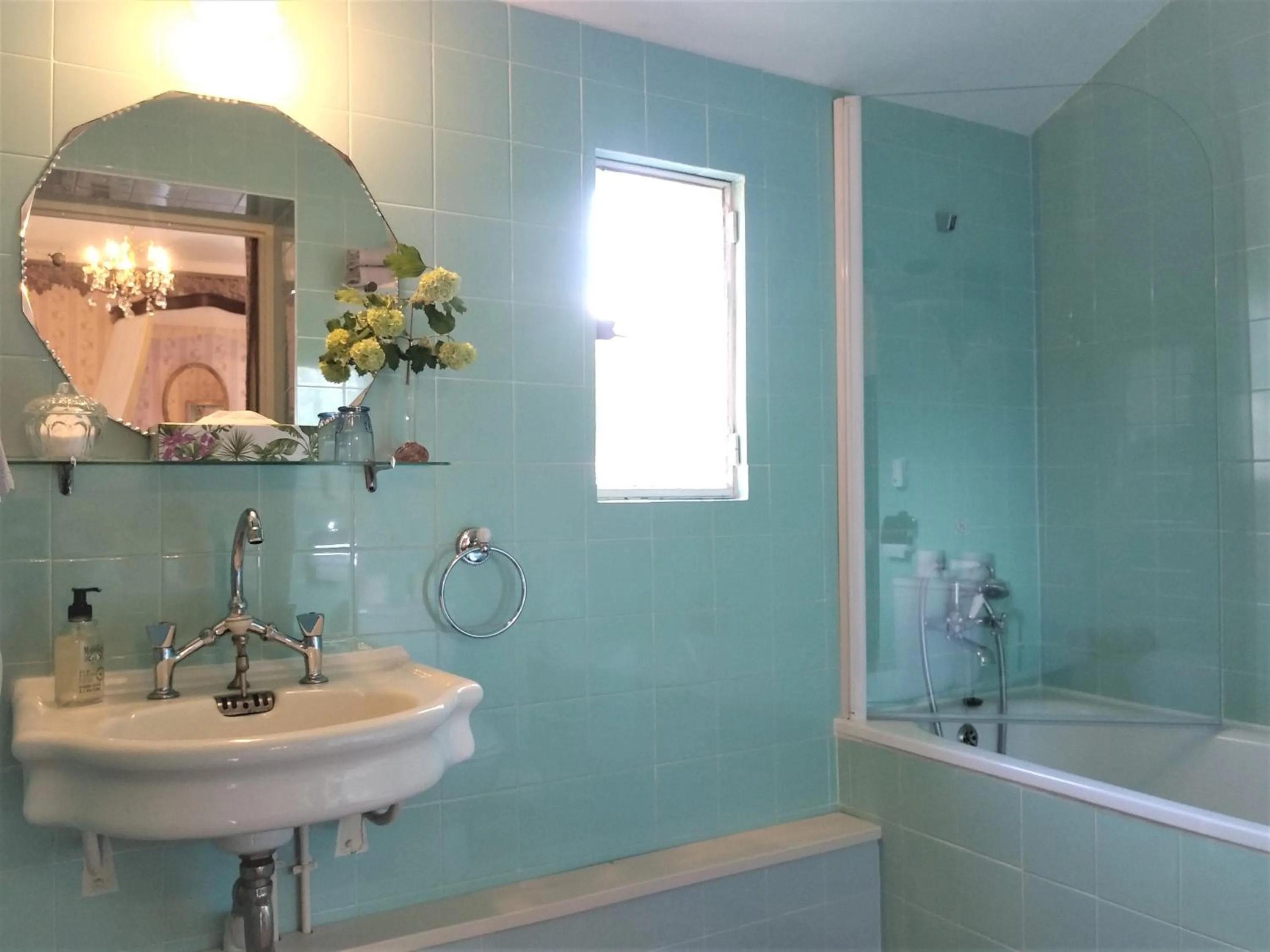 Bathroom in Château de la Vernède, la Grande Vernède