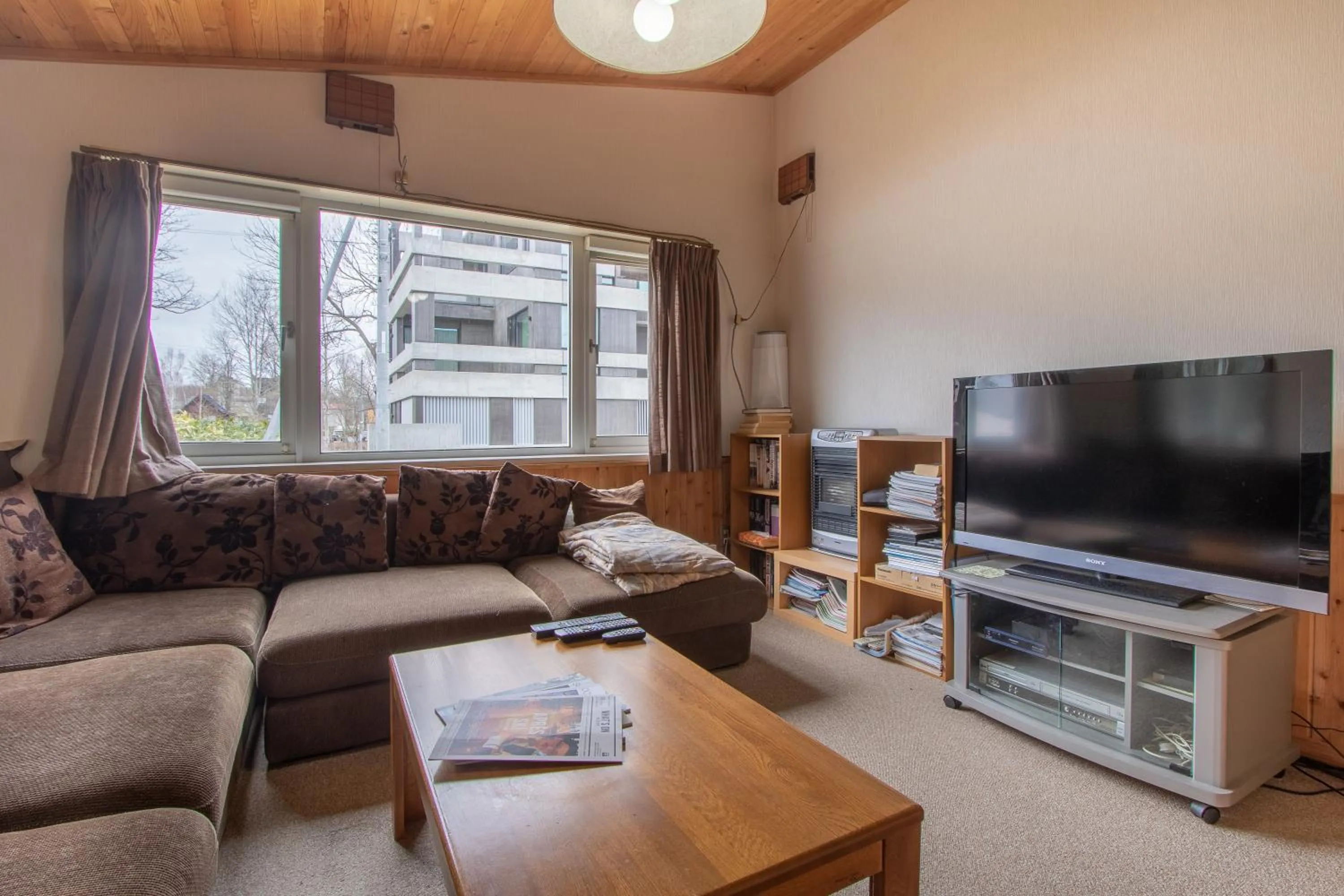 Communal lounge/ TV room in North Point