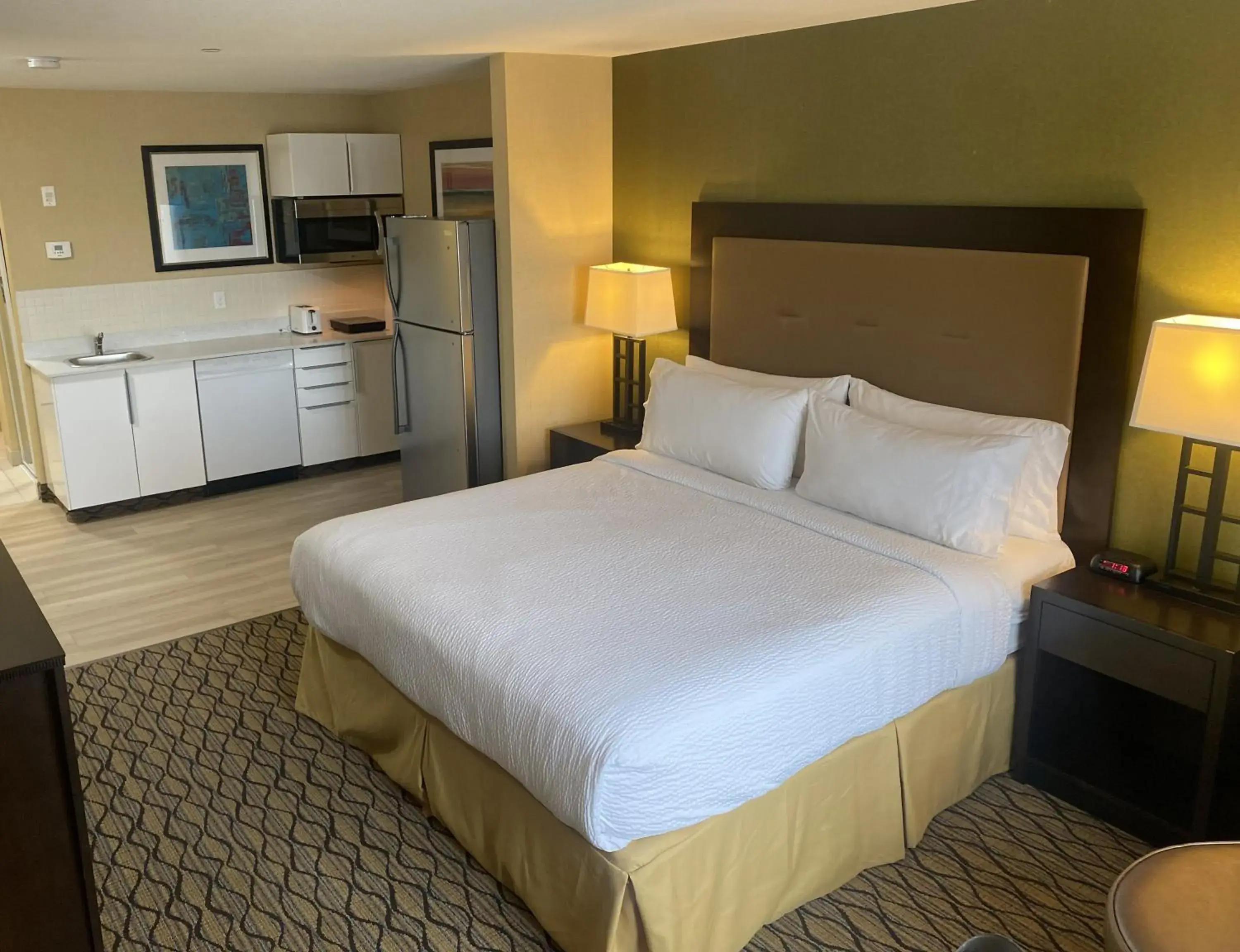 King Suite with Kitchenette - Non-Smoking in Wingate by Wyndham Fort Saskatchewan King Suite with Kitchenette - Non-Smoking in Wingate by Wyndham Fort Saskatchewan