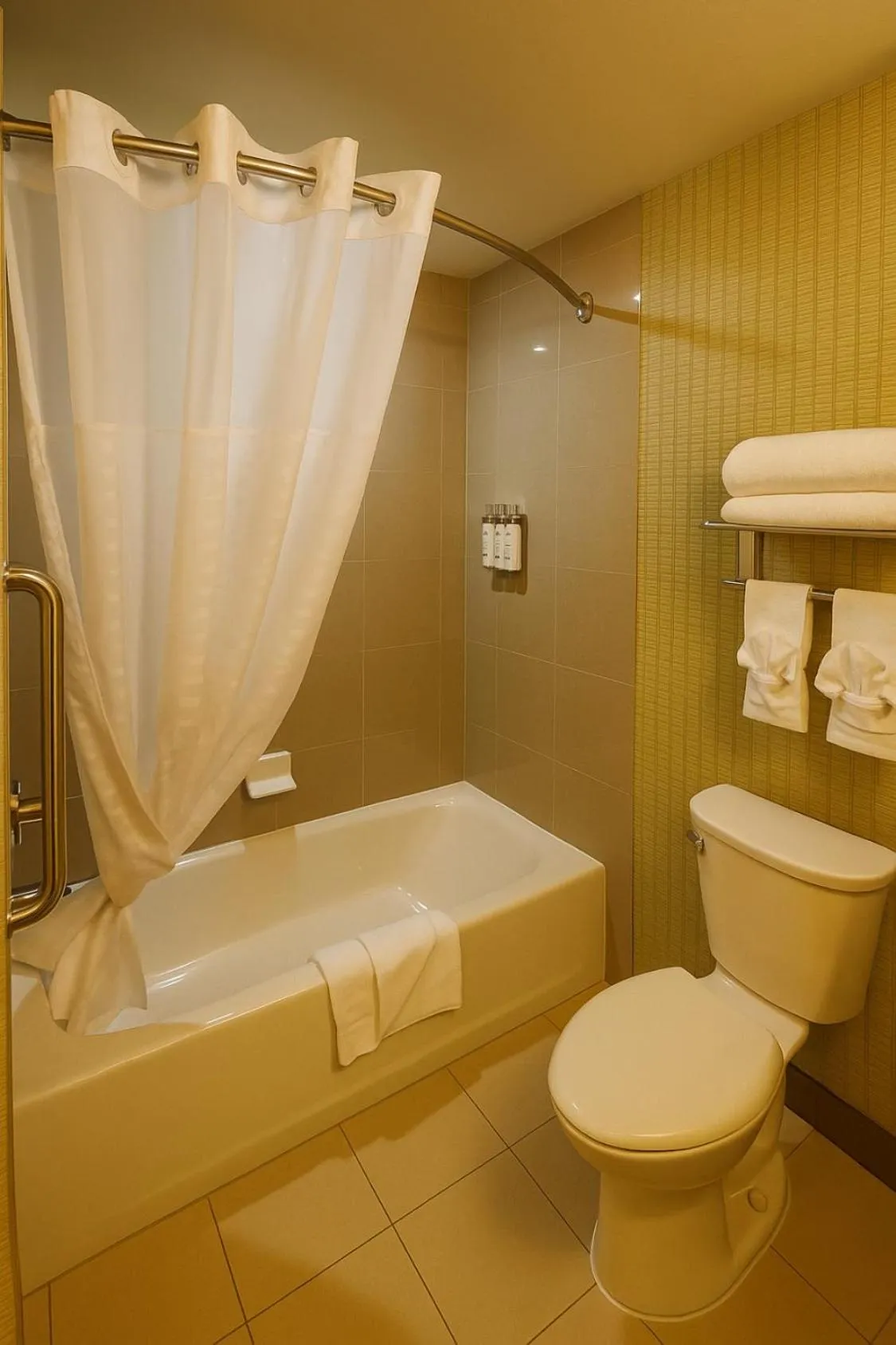 Bathroom in Wingate by Wyndham Fort Saskatchewan