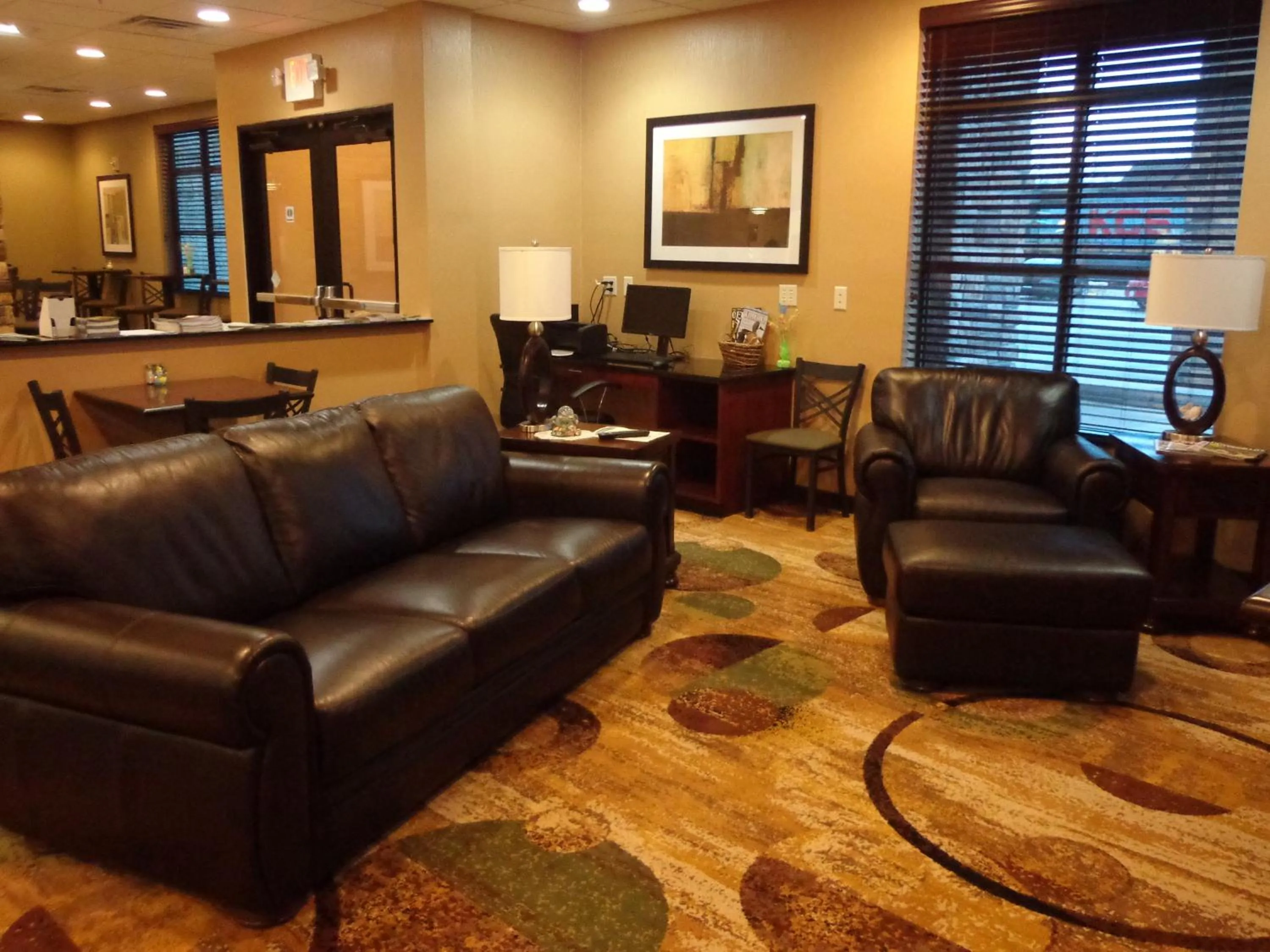 Lobby or reception in Cobblestone Inn & Suites - Marquette