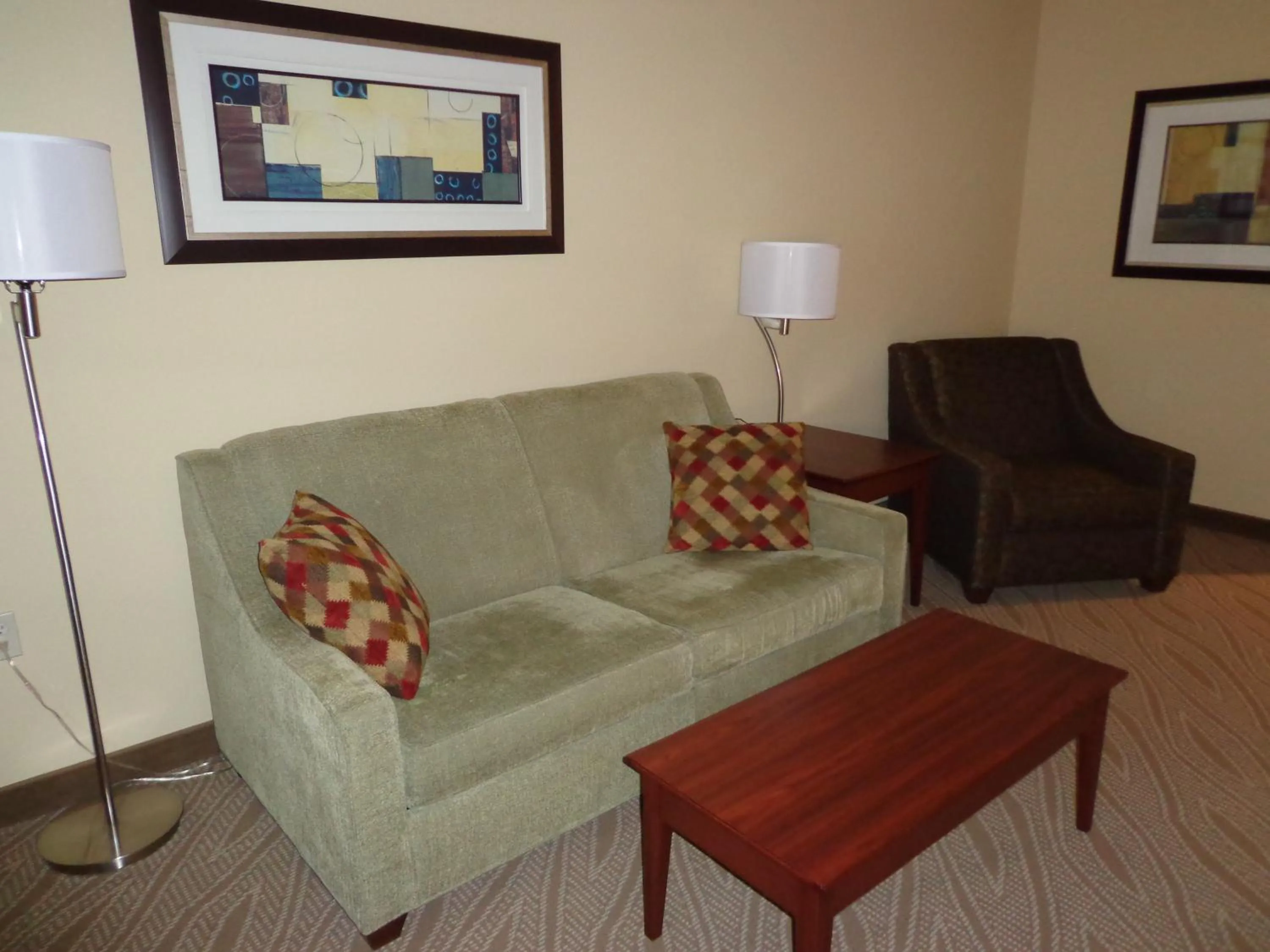 Seating area in Cobblestone Inn & Suites - Marquette