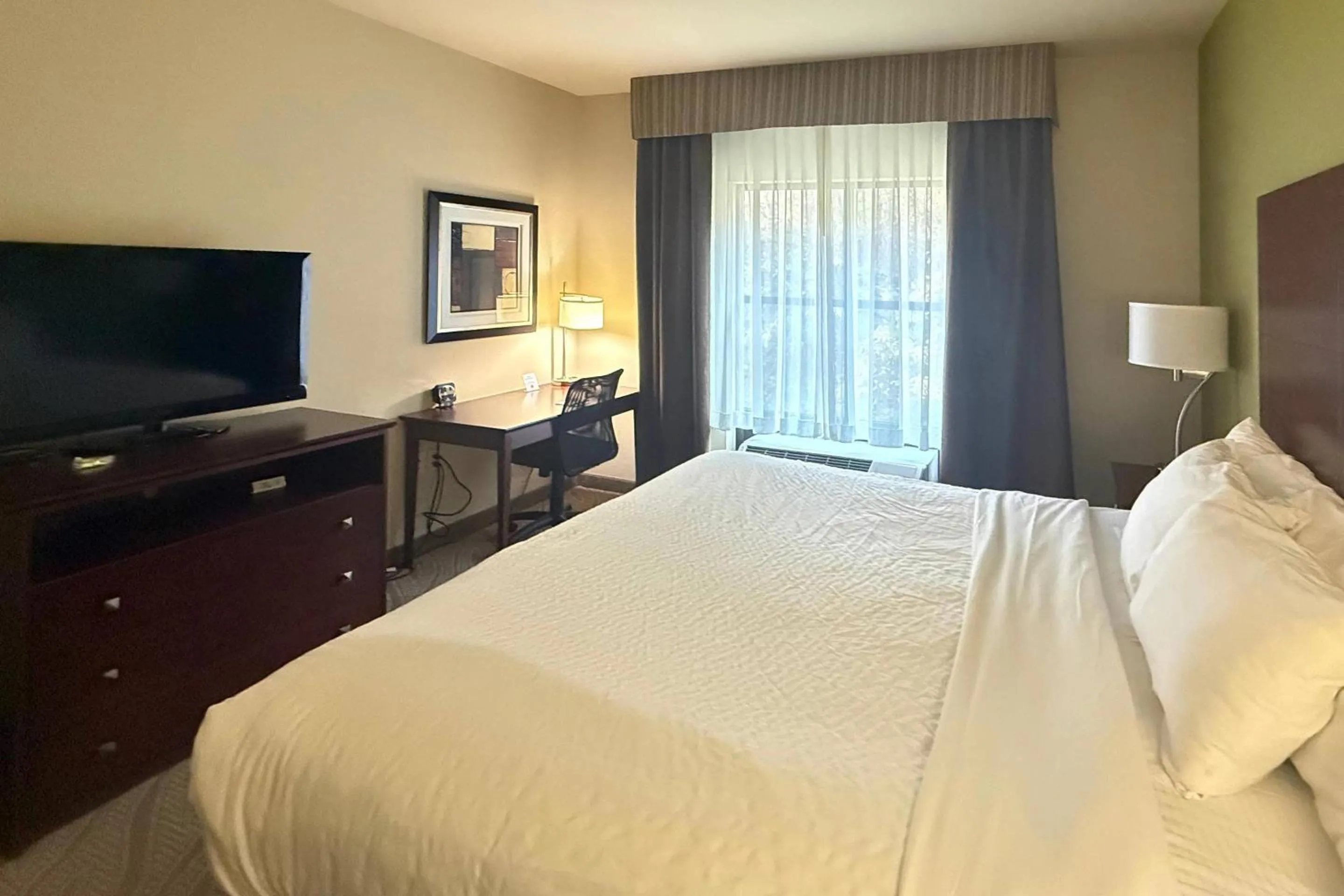 Bedroom, Bed in Comfort Inn & Suites Marquette - Prairie du Chien