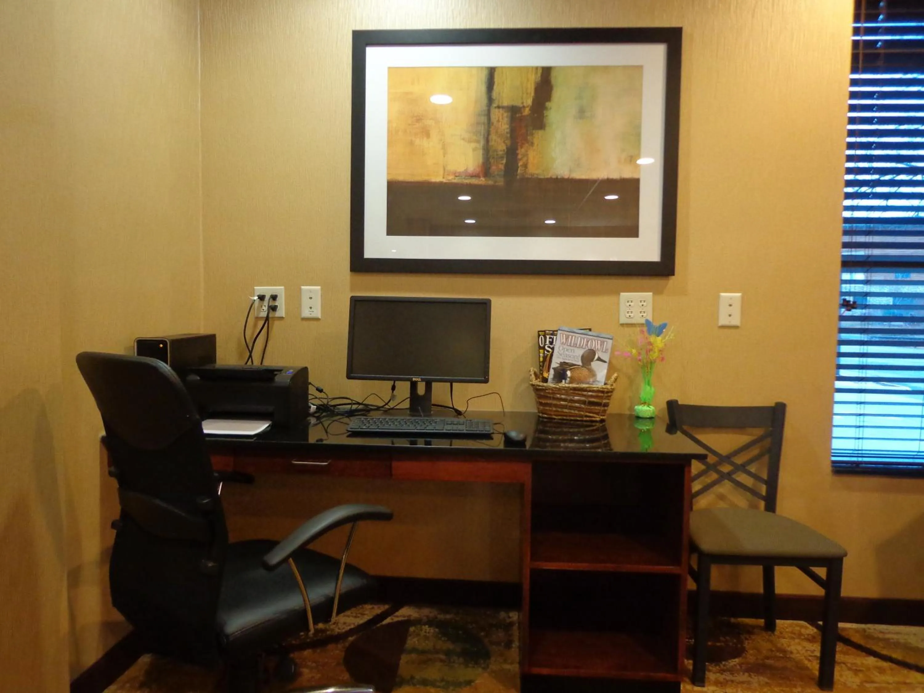 Business facilities in Cobblestone Inn & Suites - Marquette
