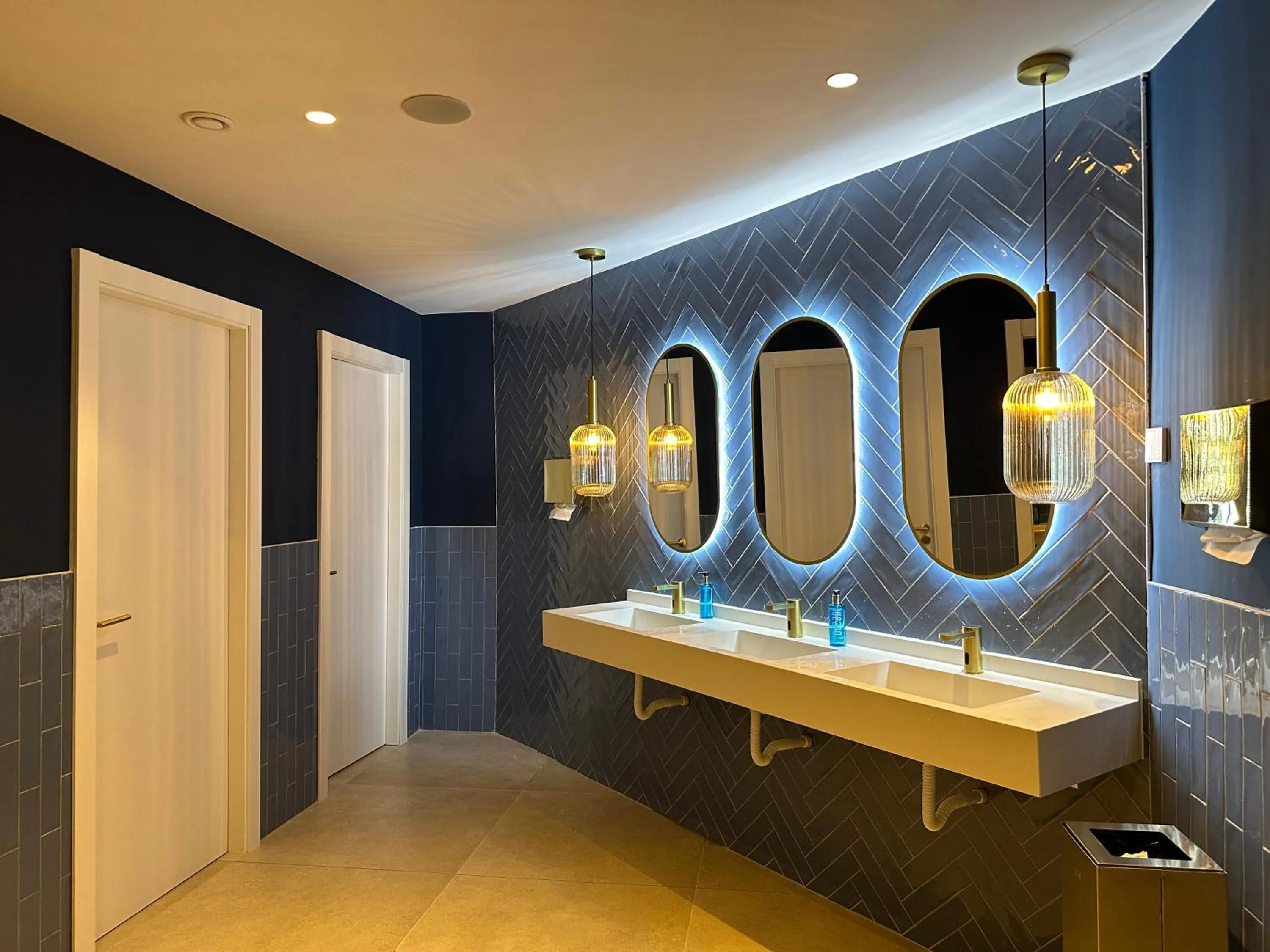 Bathroom in Hotel - Bungalows Don Juan Tossa