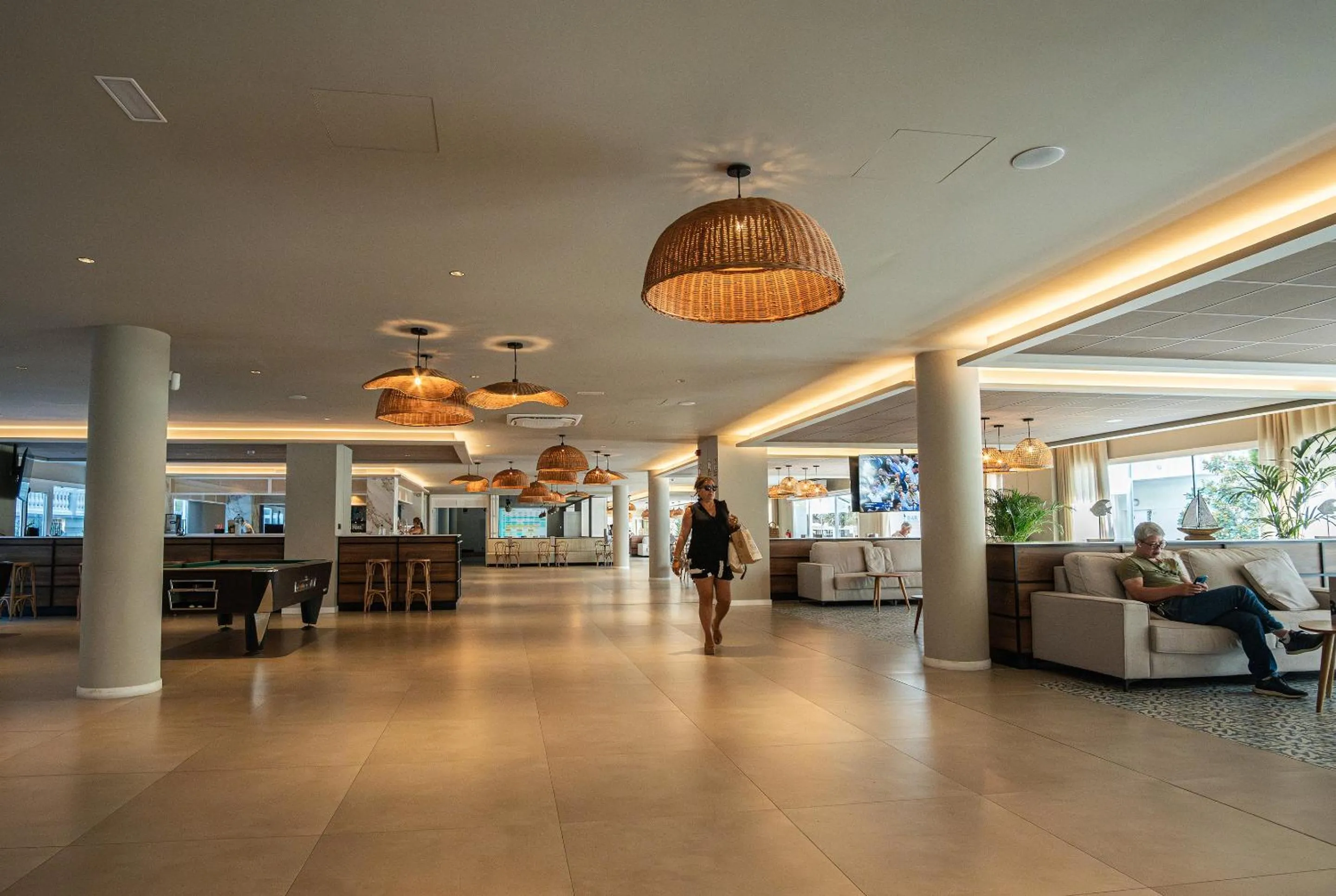 Lobby or reception in Hotel - Bungalows Don Juan Tossa