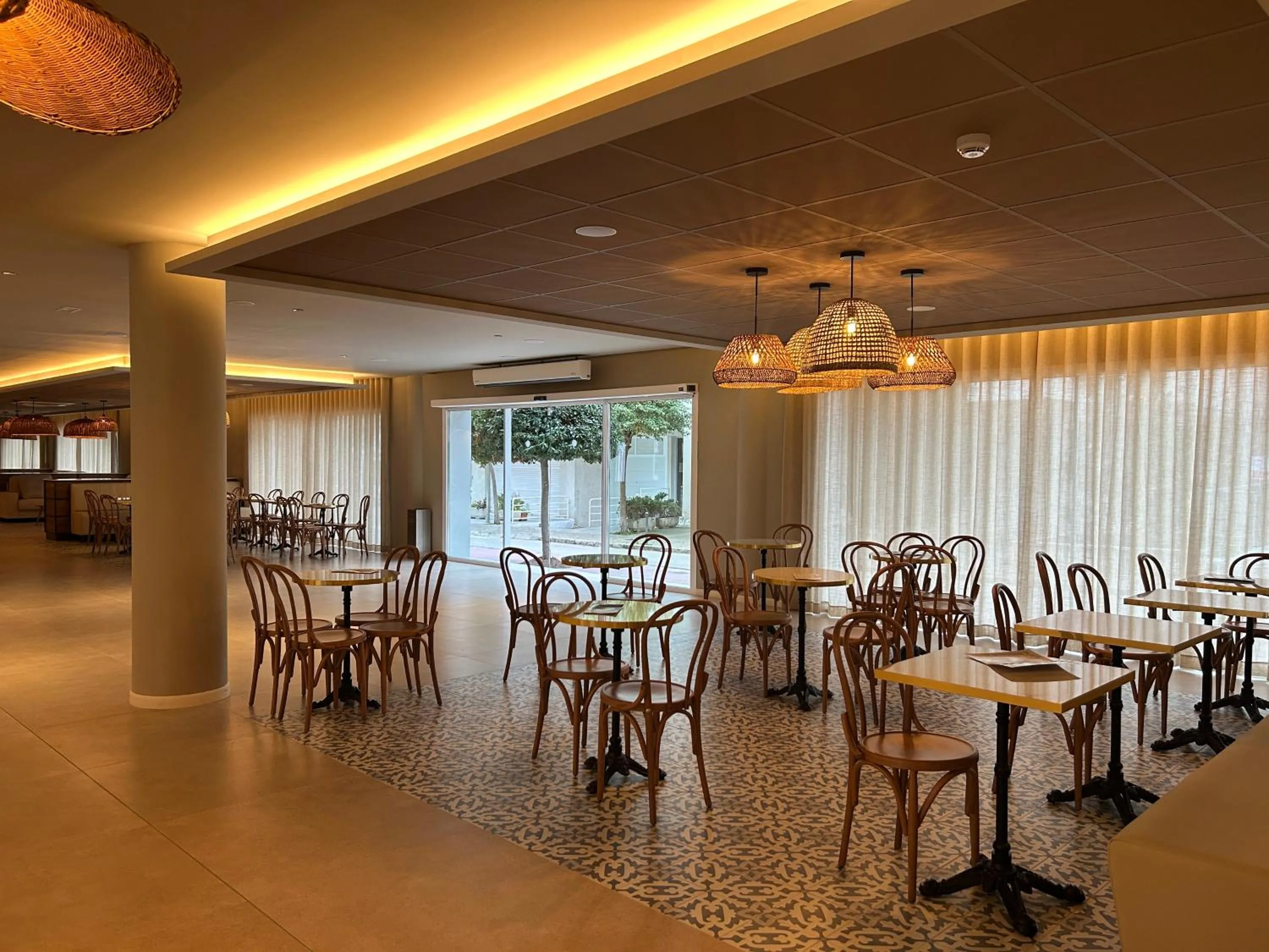 Lounge or bar in Hotel - Bungalows Don Juan Tossa