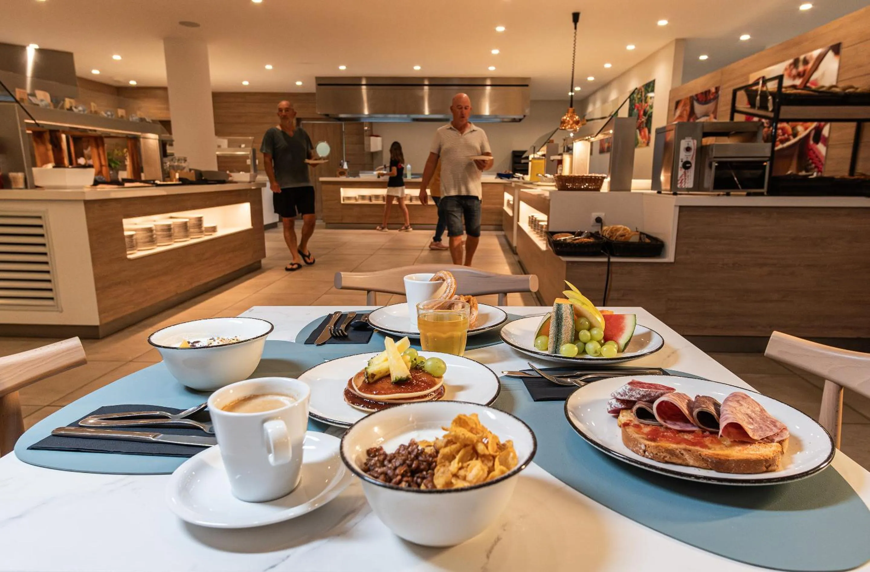 Restaurant/places to eat in Hotel - Bungalows Don Juan Tossa