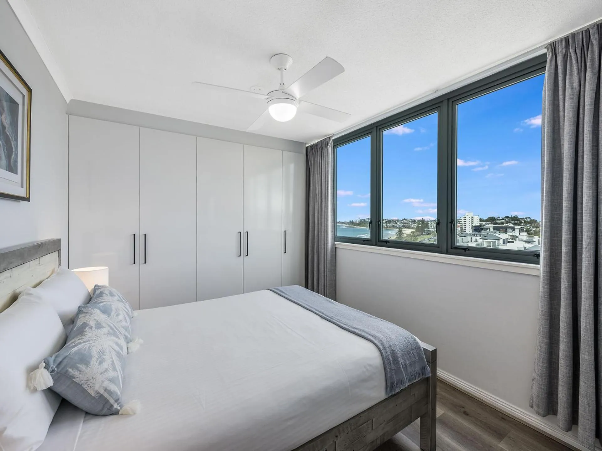 Bedroom, Bed in Meridian Alex Beach Apartments