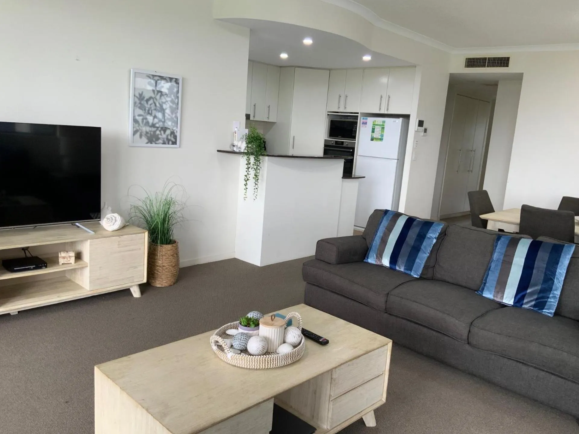 Living room in Meridian Alex Beach Apartments