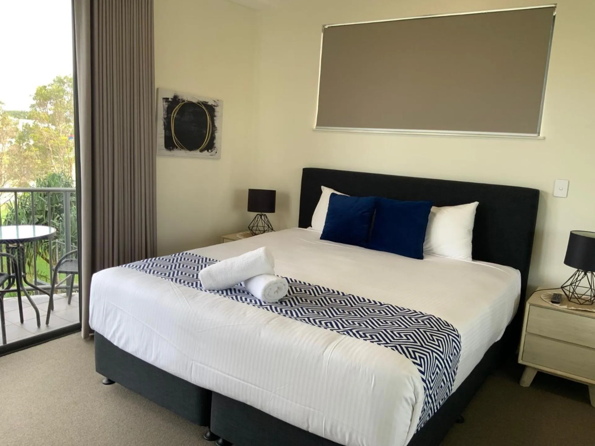 Bedroom, Bed in Meridian Alex Beach Apartments