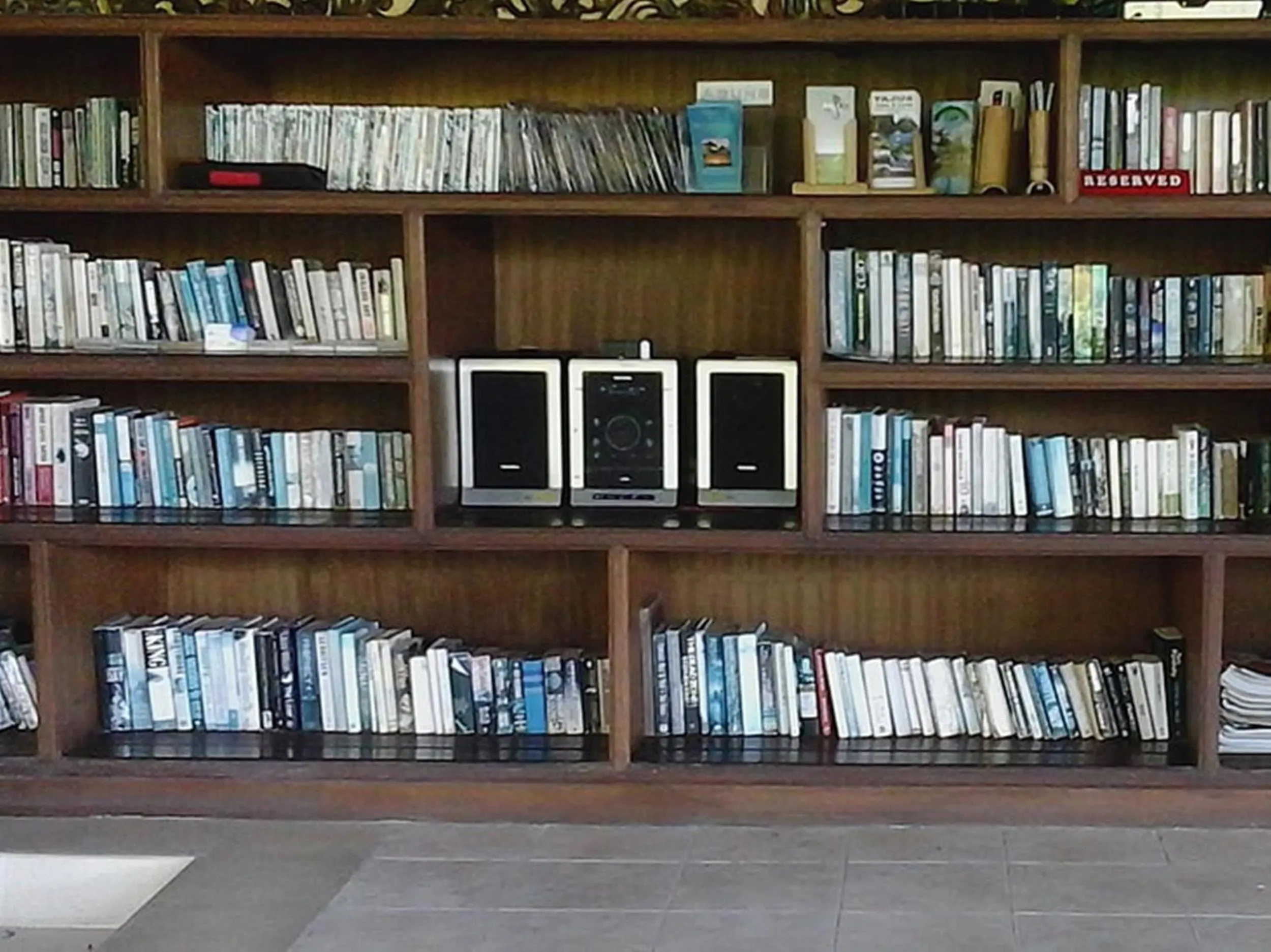 Library in Baliku Dive Resort