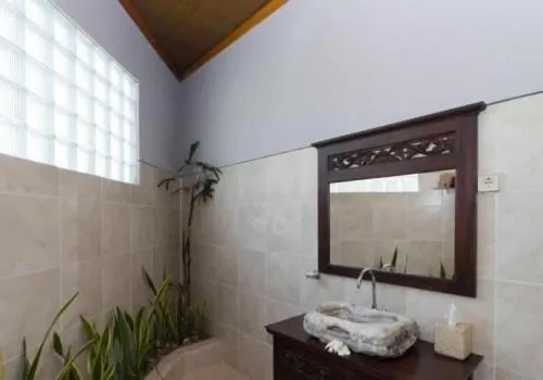 Bathroom in Baliku Dive Resort
