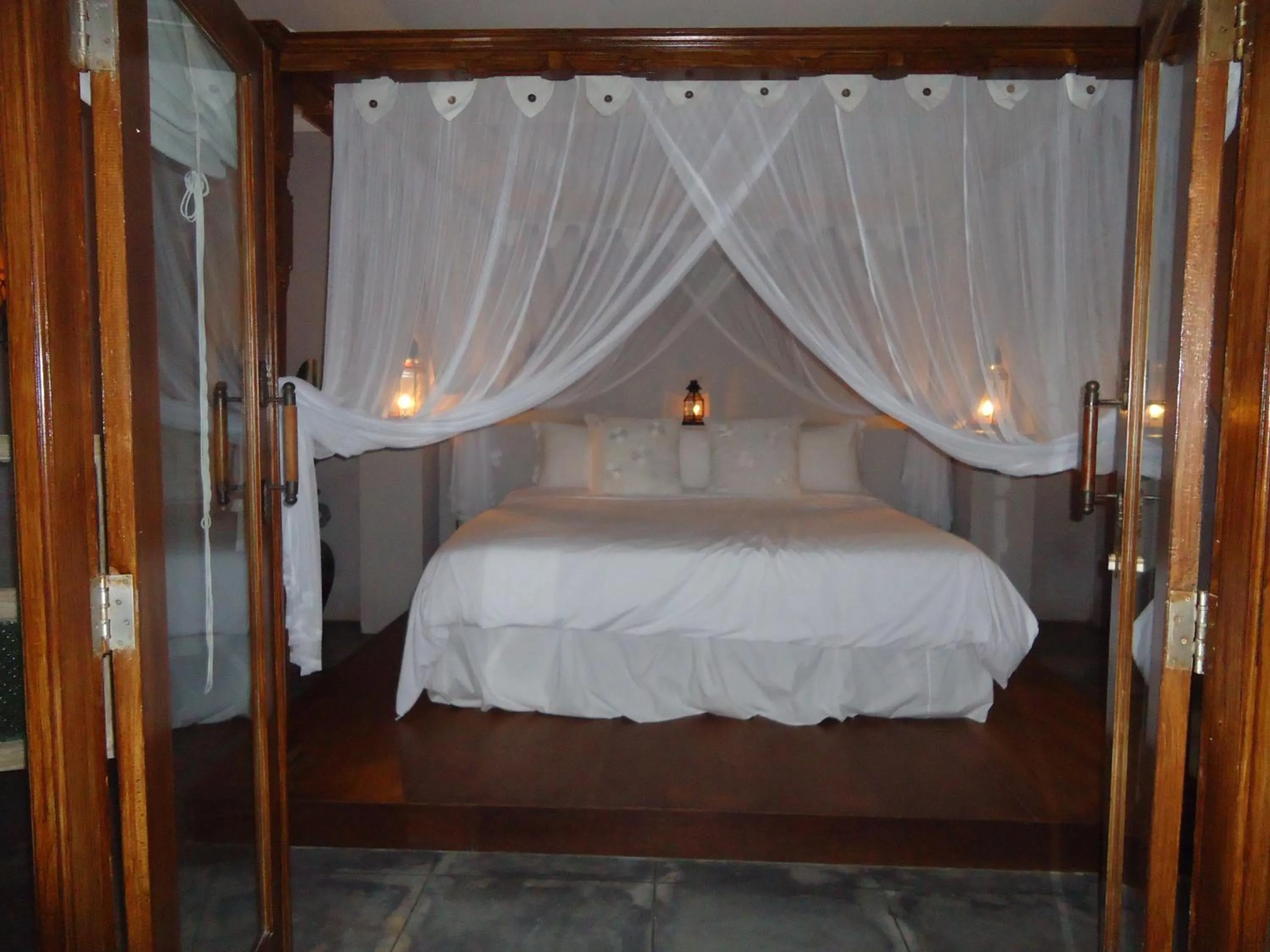 Bed in Baliku Dive Resort