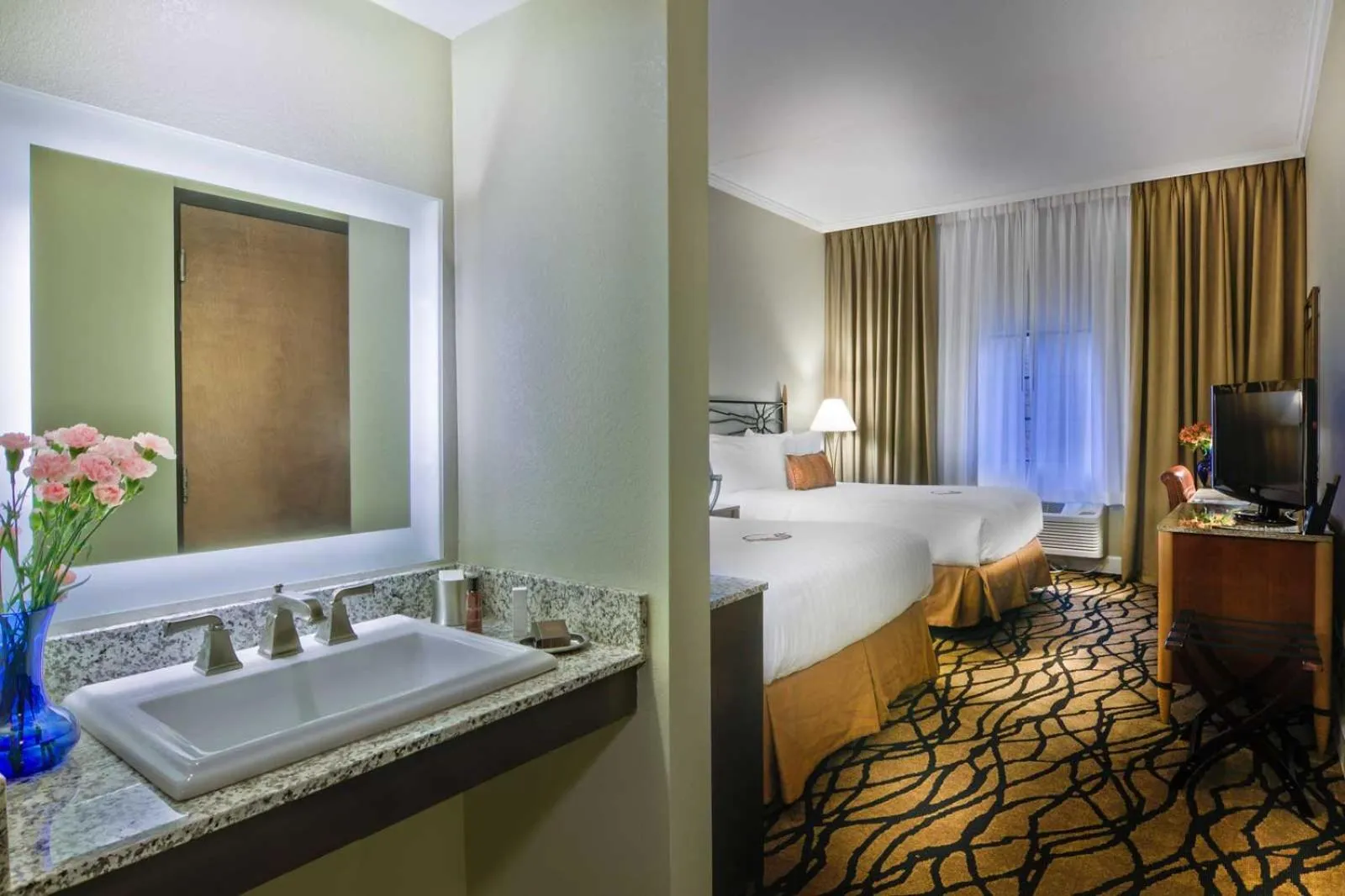 Bed in The Grand Hotel at the Grand Canyon