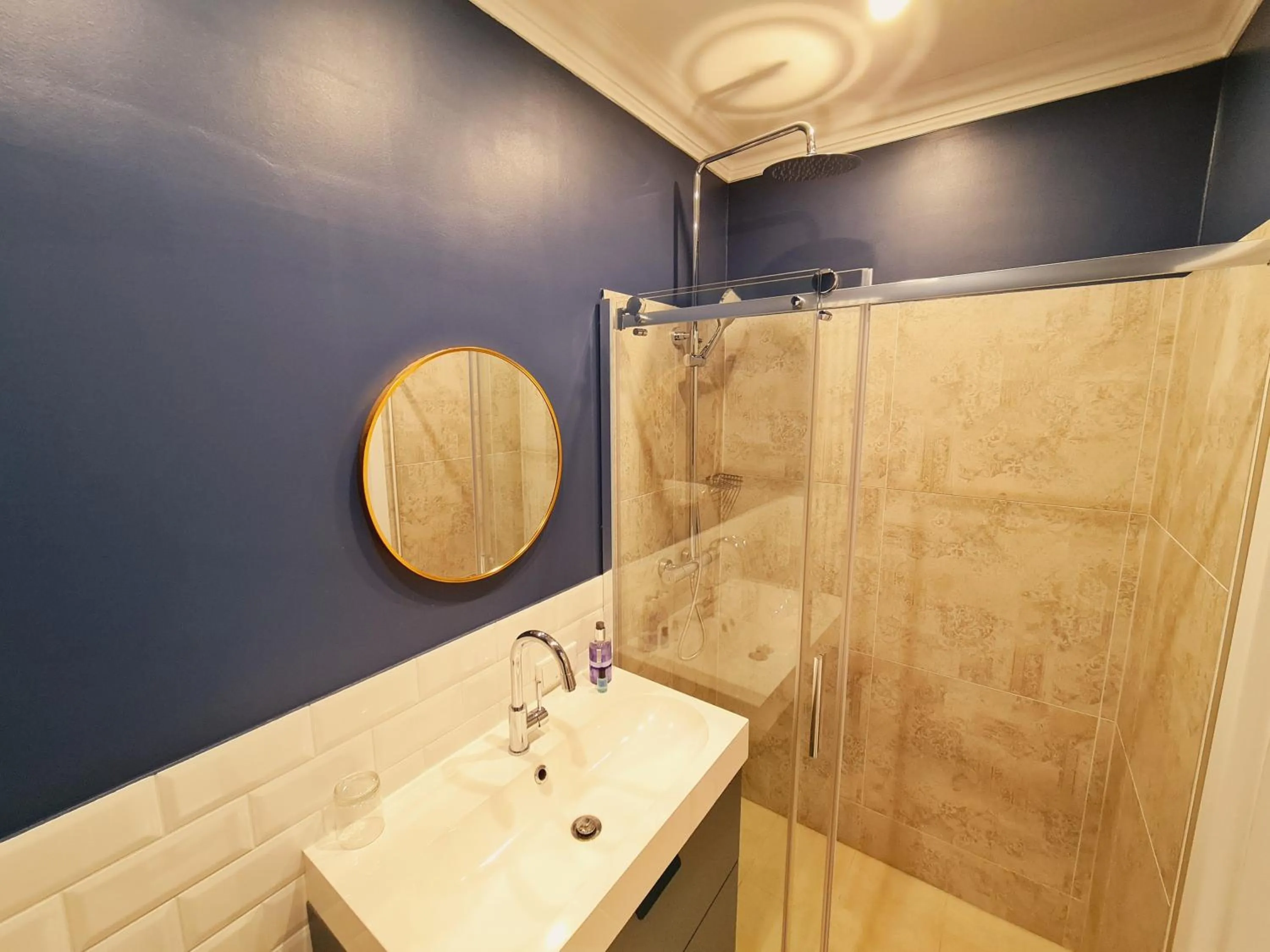 Shower in Das Friedrich