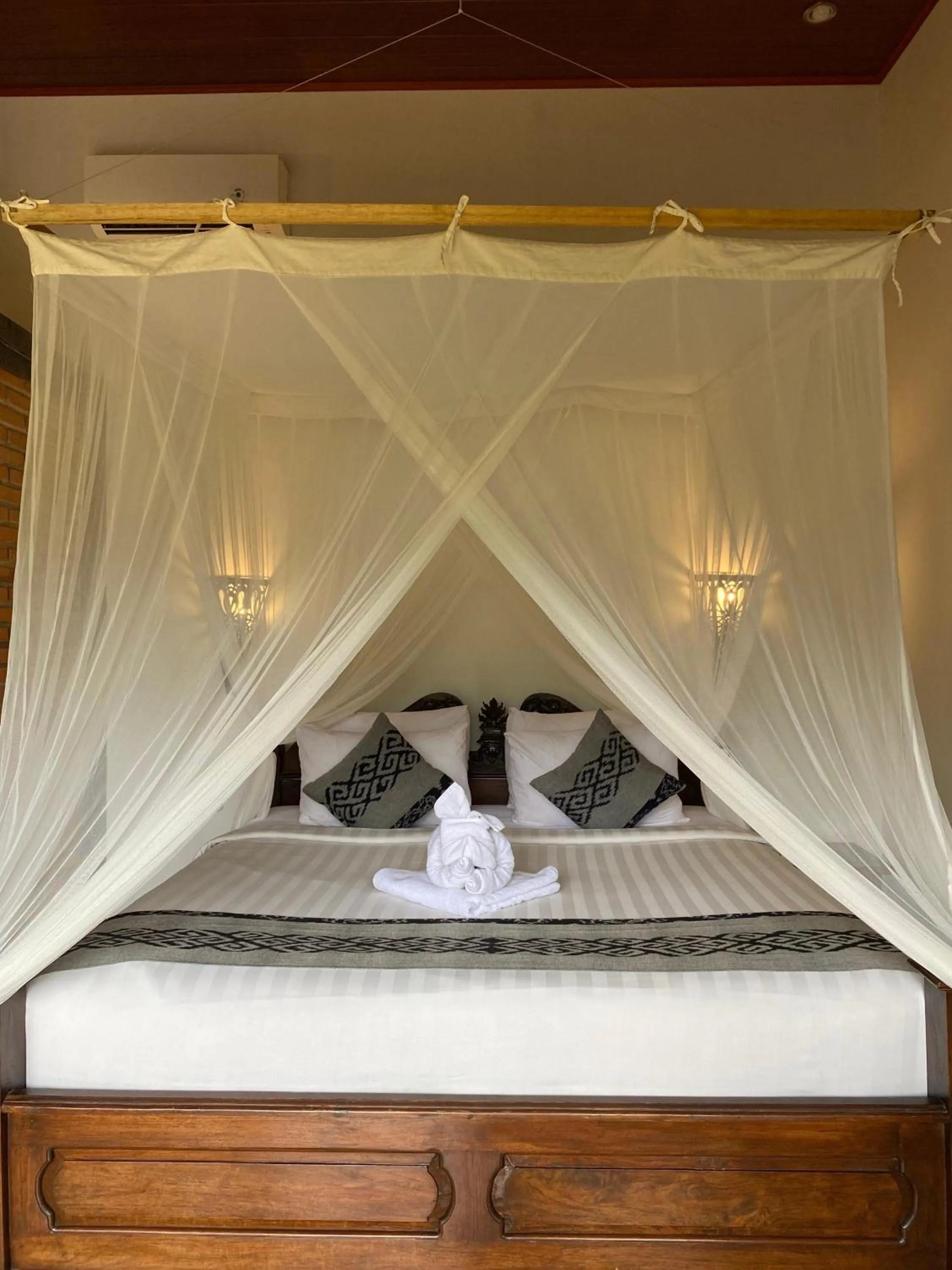 Bed in Abian Ayu Villa