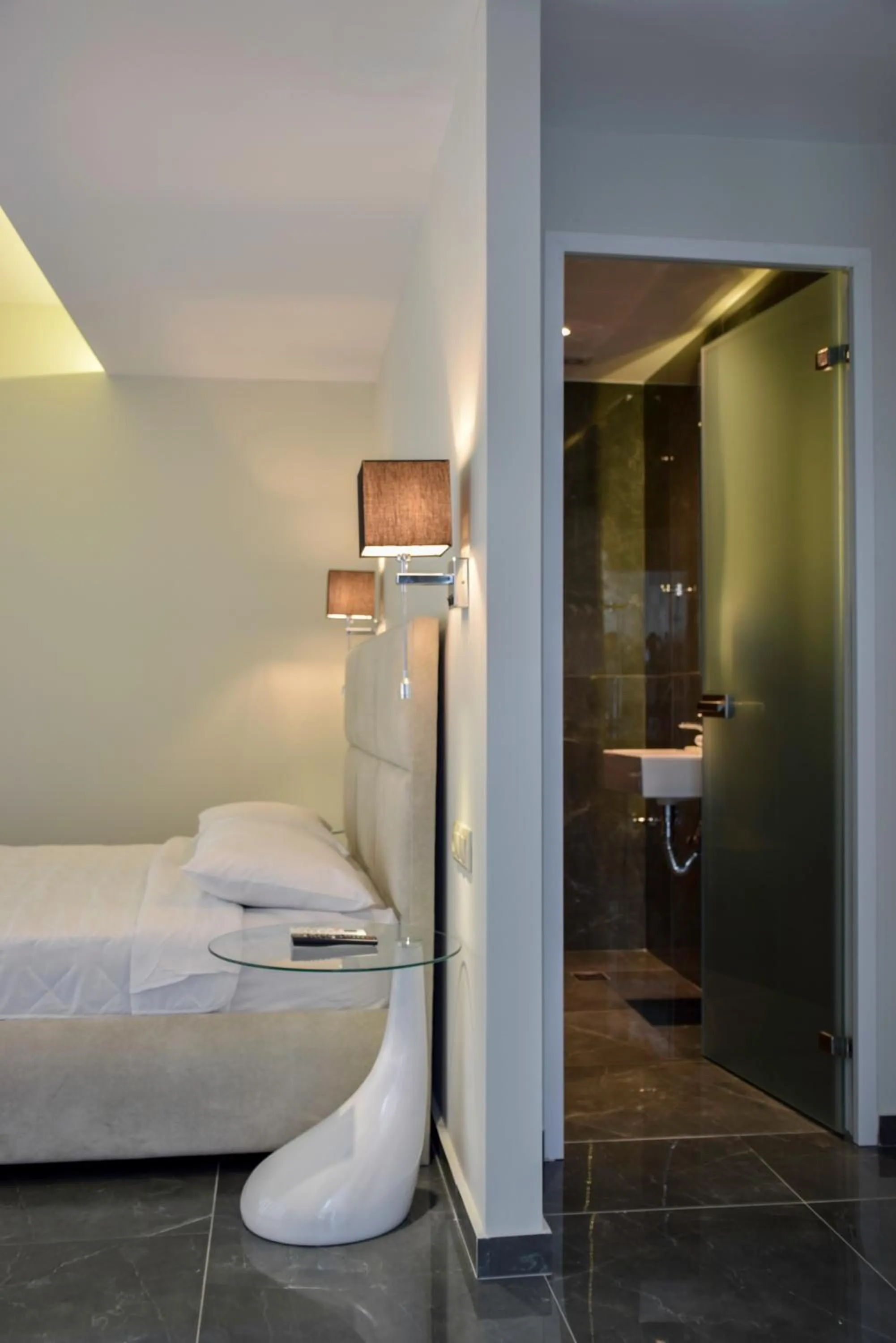 Bathroom, Bed in 24K Athena Suites