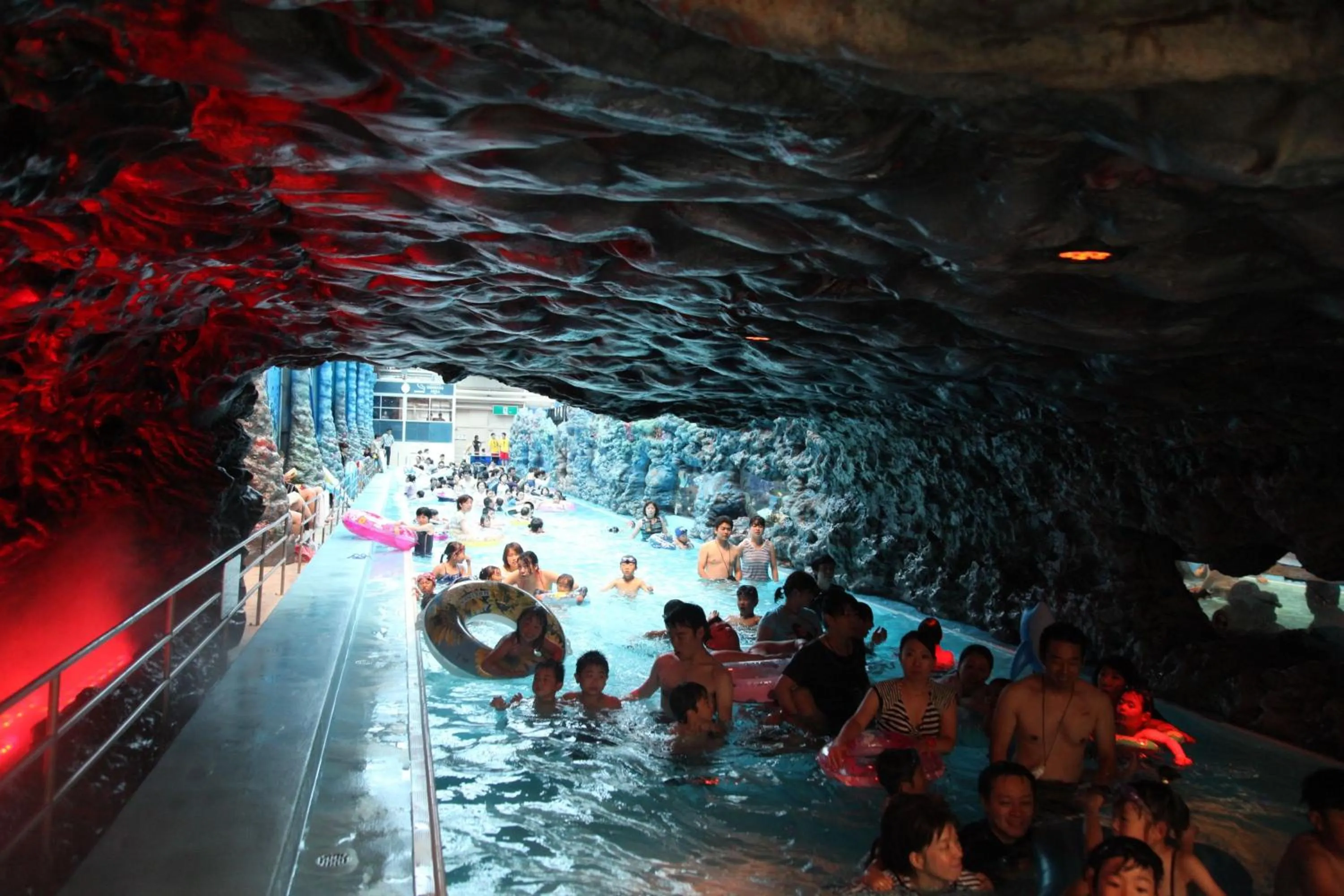Swimming pool in Spa Resort Hawaiians Hotel Hawaiians