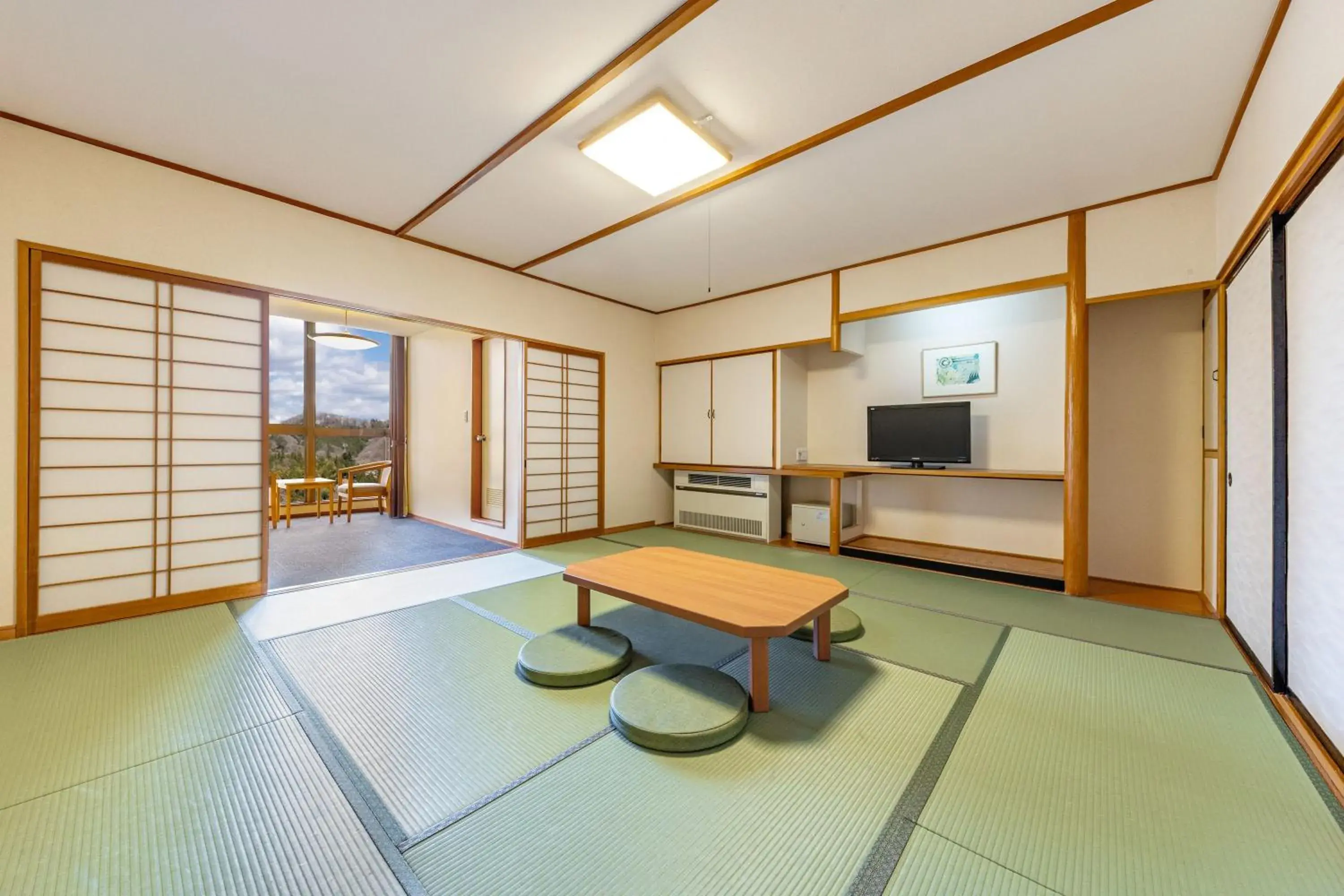 Japanese-Style Room C (12.5 tatami) with Private Bathroom - Non-Smoking in Spa Resort Hawaiians Hotel Hawaiians Japanese-Style Room C (12.5 tatami) with Private Bathroom - Non-Smoking in Spa Resort Hawaiians Hotel Hawaiians