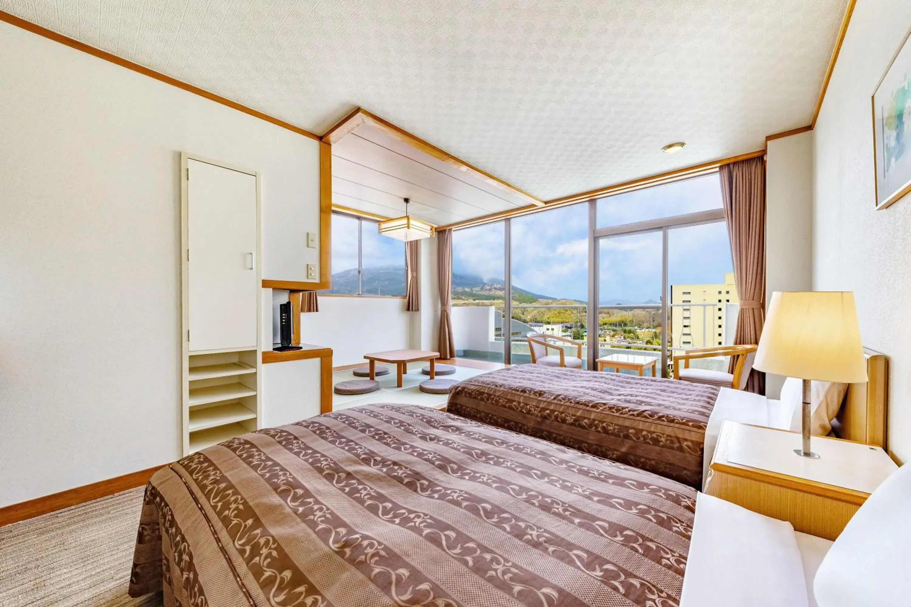 Standard Japanese and Western Style Room B with Private Bathroom - Non-Smoking in Spa Resort Hawaiians Hotel Hawaiians Standard Japanese and Western Style Room B with Private Bathroom - Non-Smoking in Spa Resort Hawaiians Hotel Hawaiians