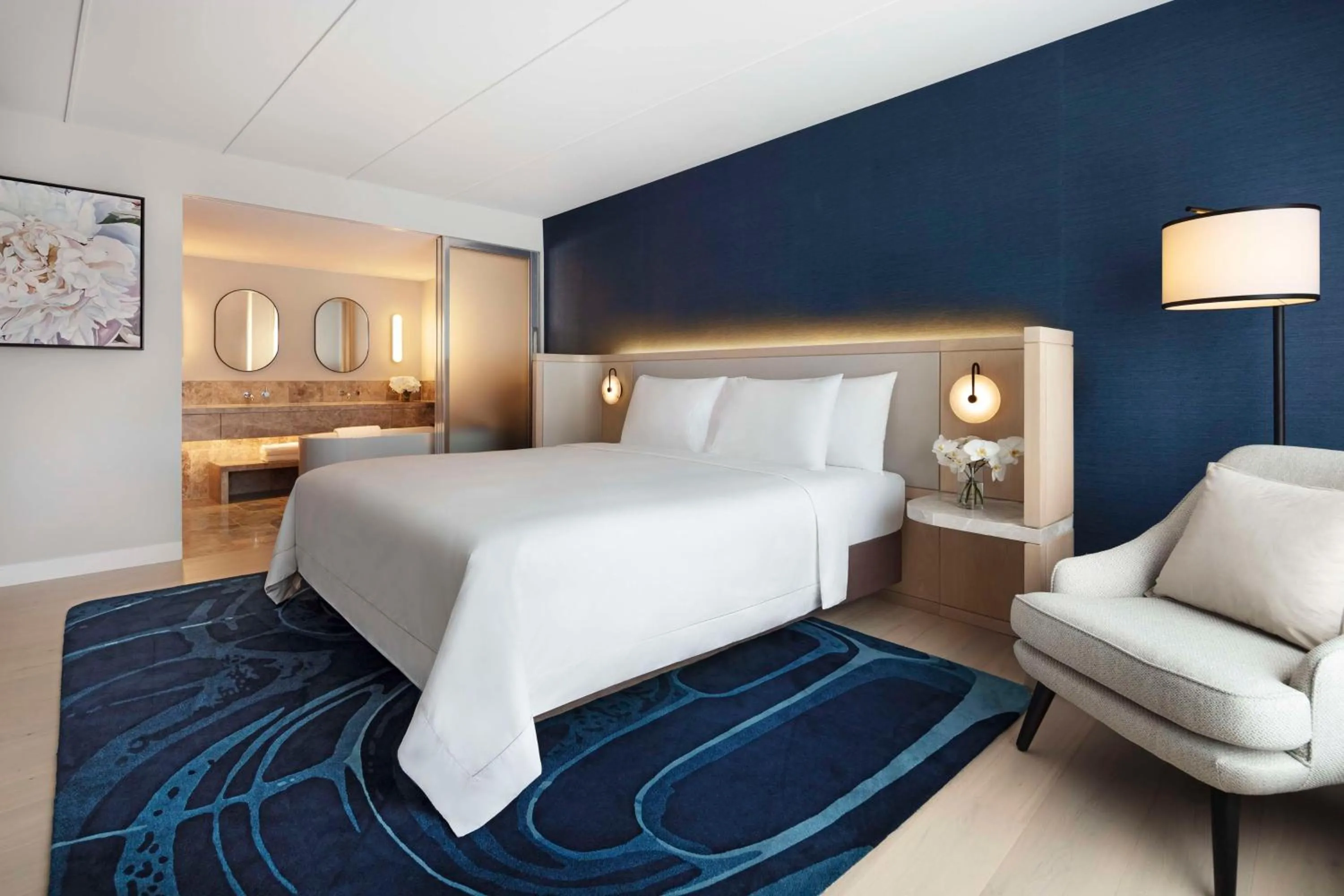 Photo of the whole room, Bed in Hyatt Regency Sydney