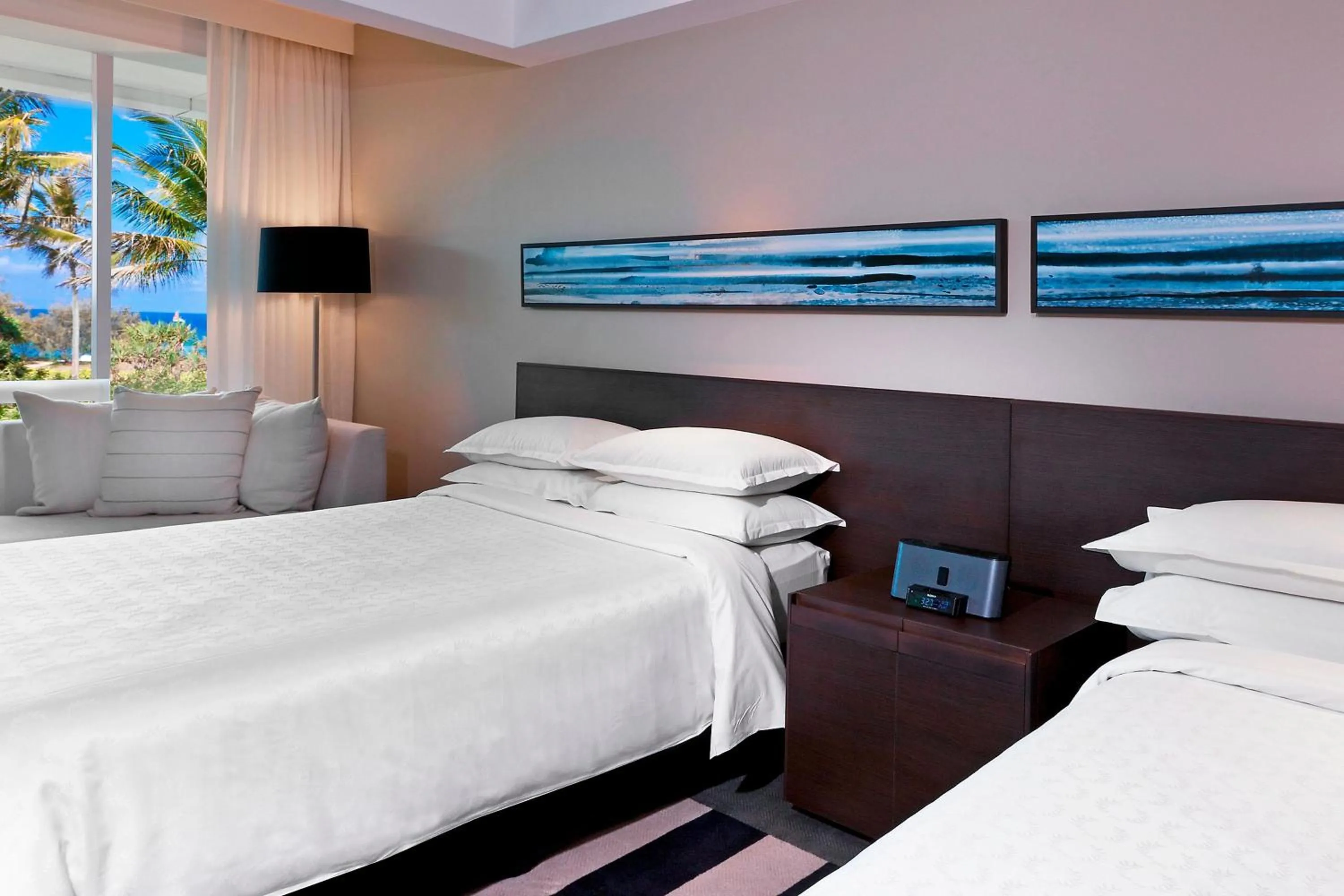 Photo of the whole room, Bed in Sheraton Grand Mirage Resort Gold Coast