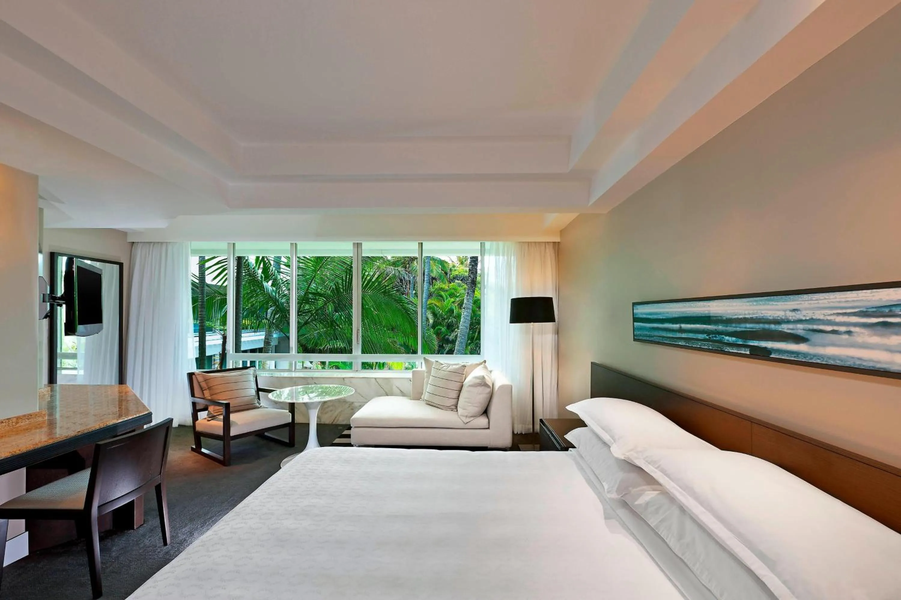 Photo of the whole room, Bed in Sheraton Grand Mirage Resort Gold Coast