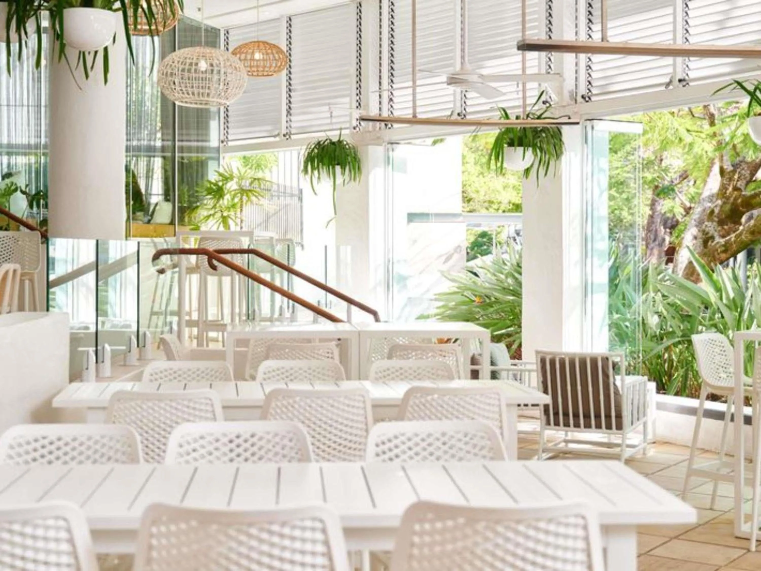 Lounge or bar in Sofitel Noosa Pacific Resort