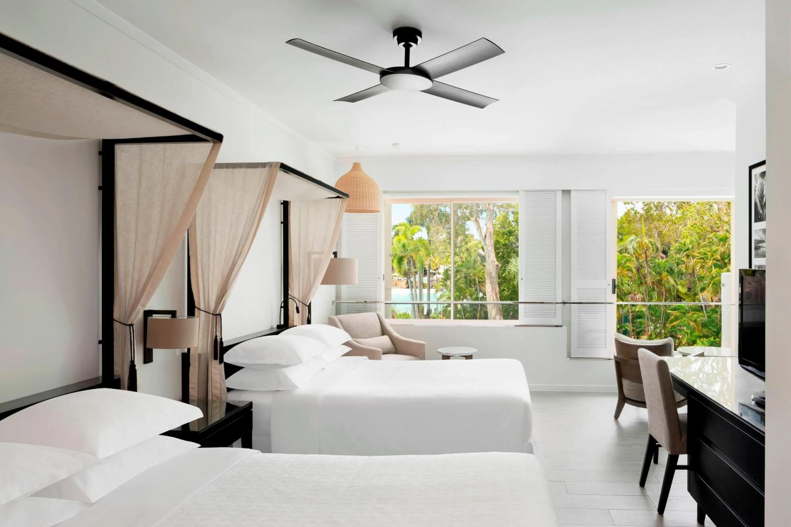 Photo of the whole room, Bed in Sheraton Grand Mirage Resort, Port Douglas