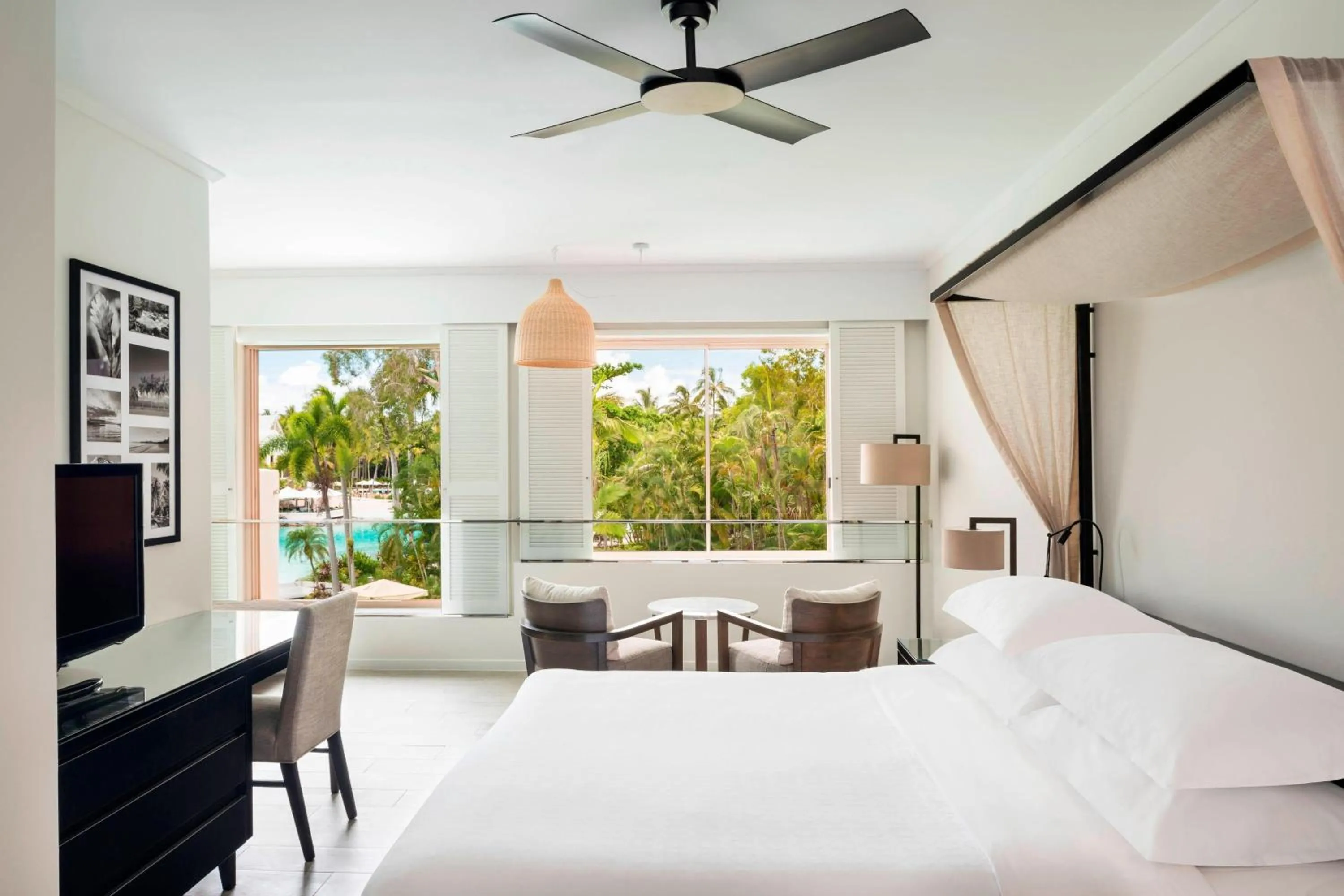 Photo of the whole room, Bed in Sheraton Grand Mirage Resort, Port Douglas