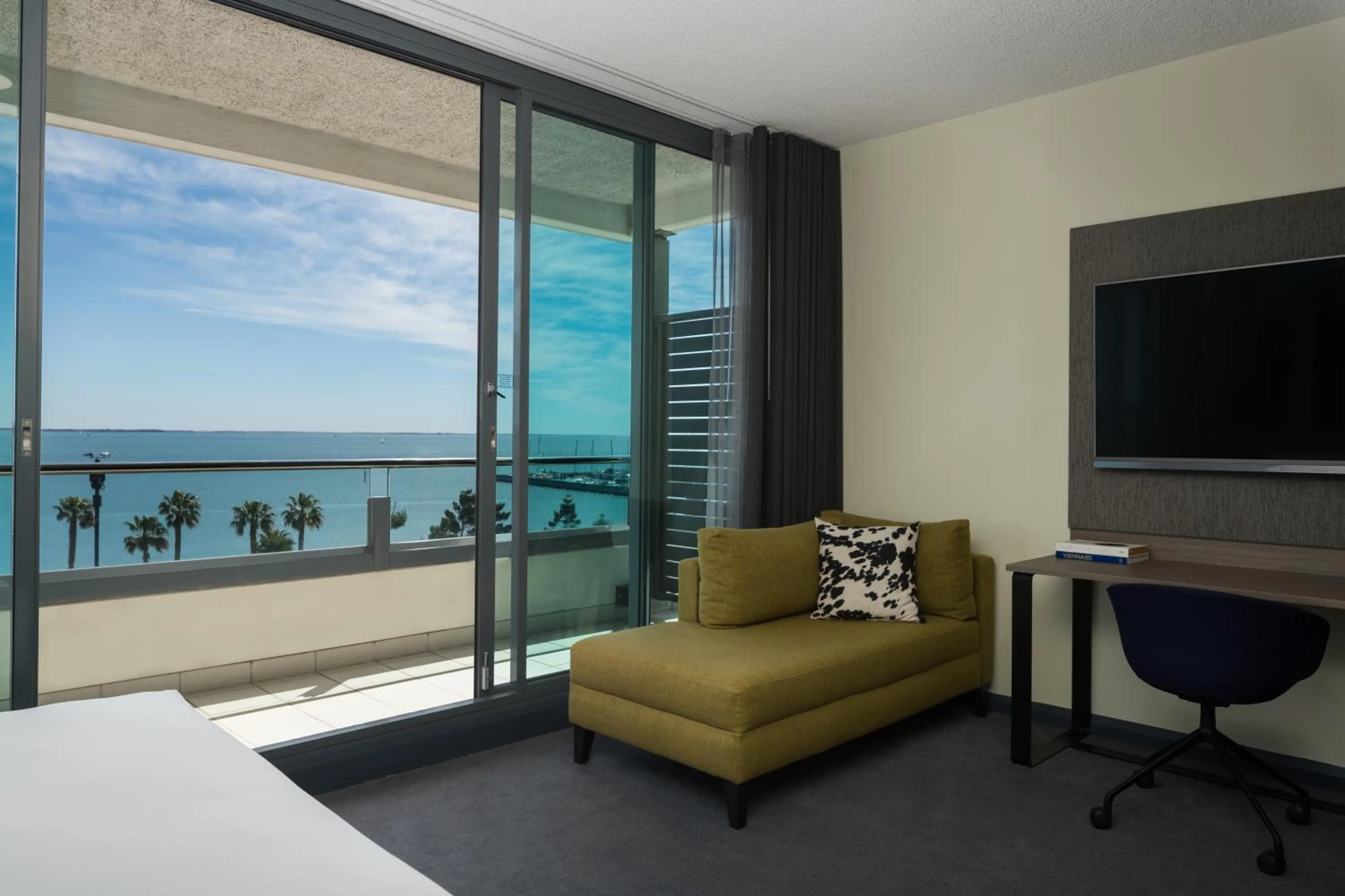 View (from property/room), Bed in Novotel Geelong