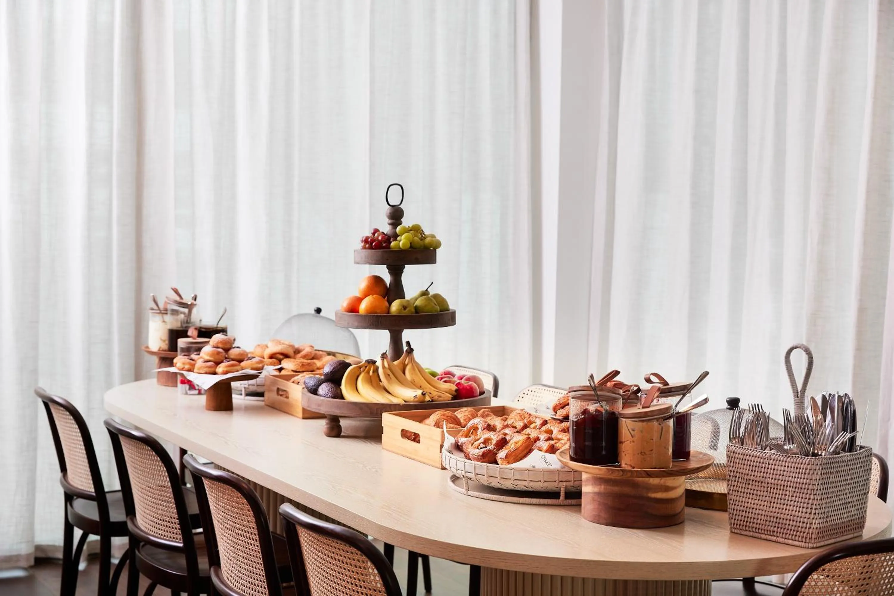 Restaurant/places to eat in Novotel Geelong