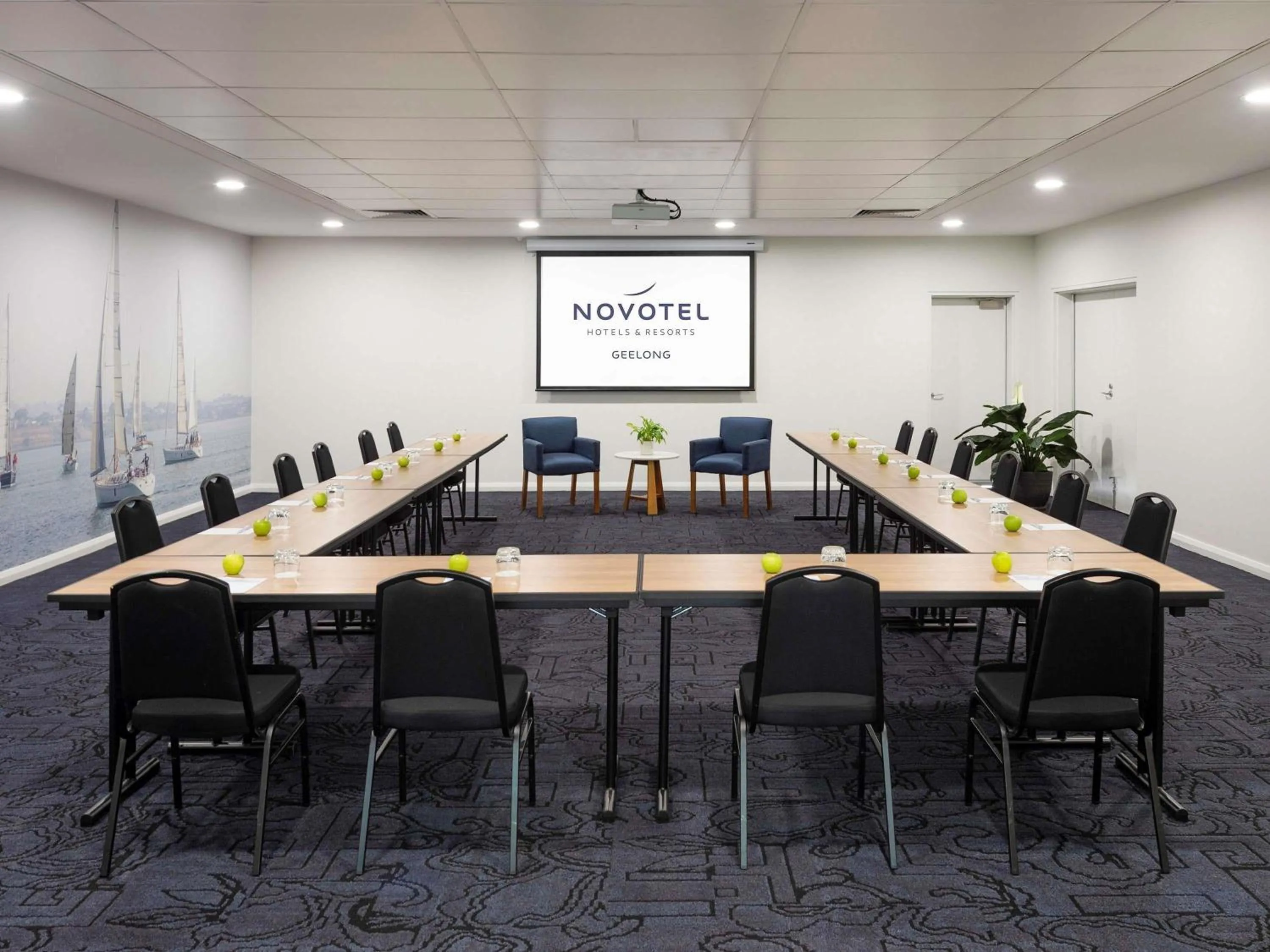 Meeting/conference room in Novotel Geelong