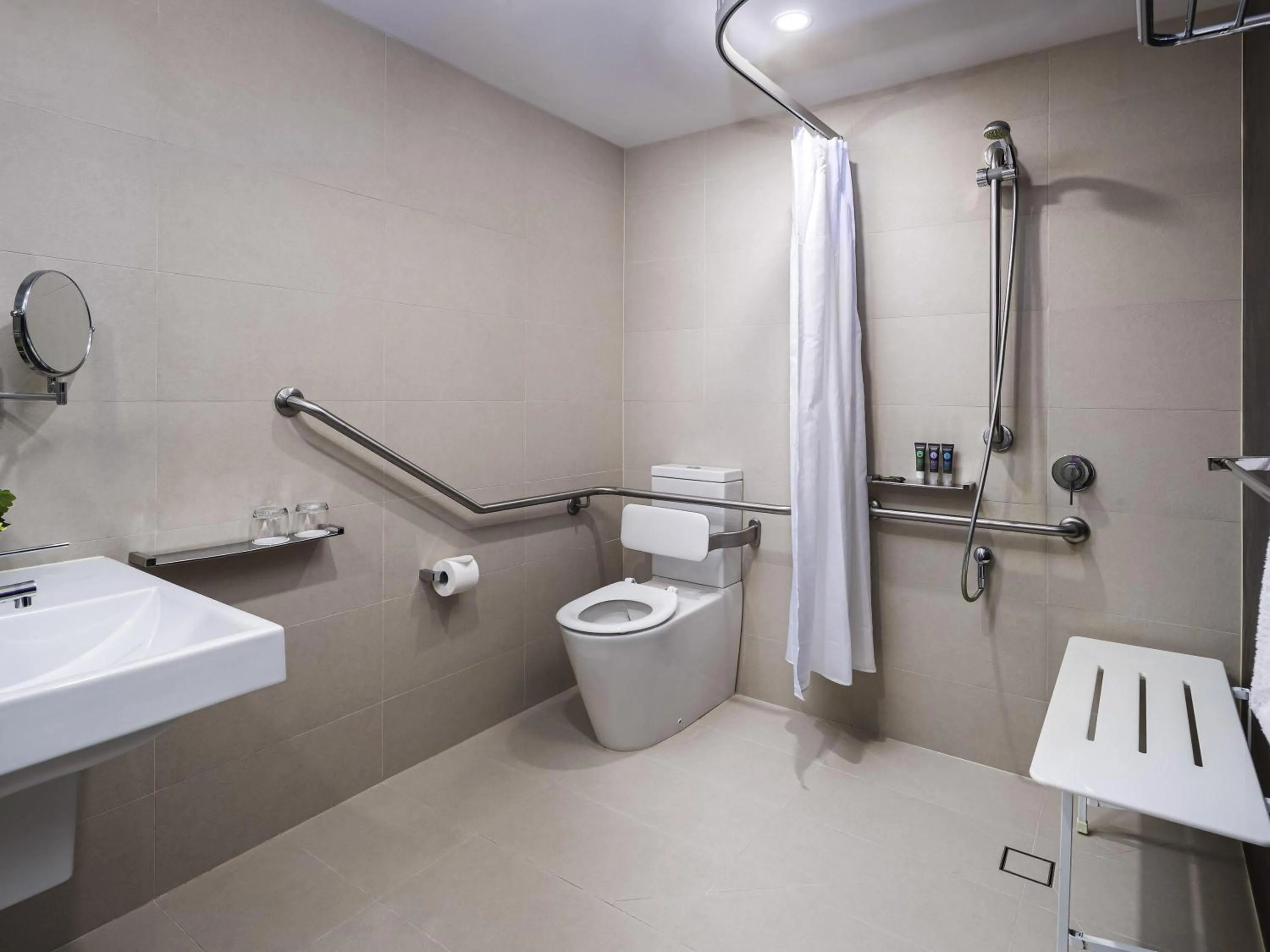 Bedroom in Novotel Geelong