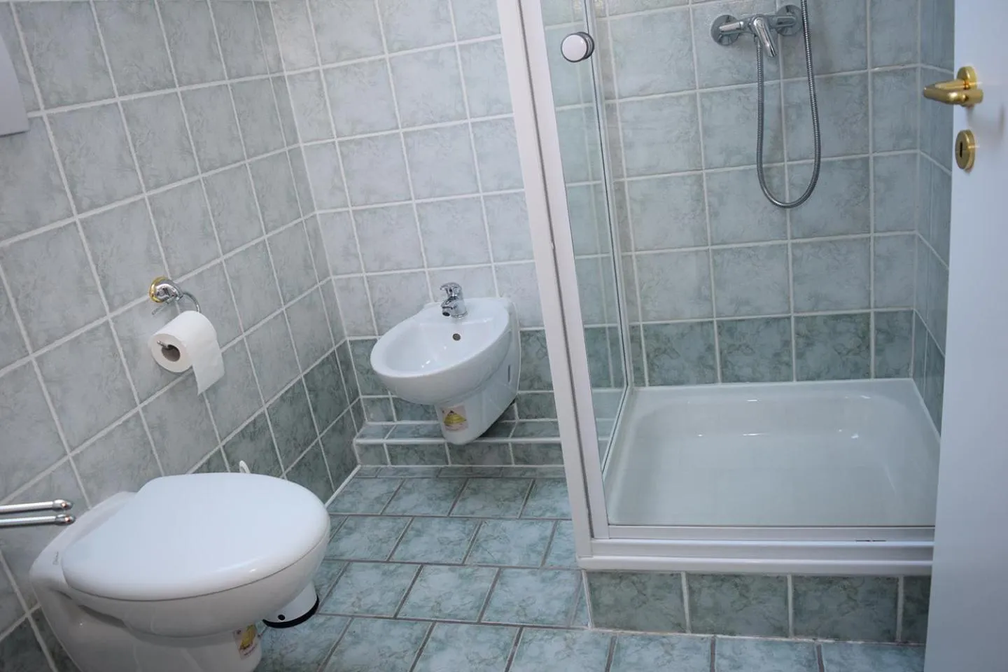 Shower in Gästehaus Barese