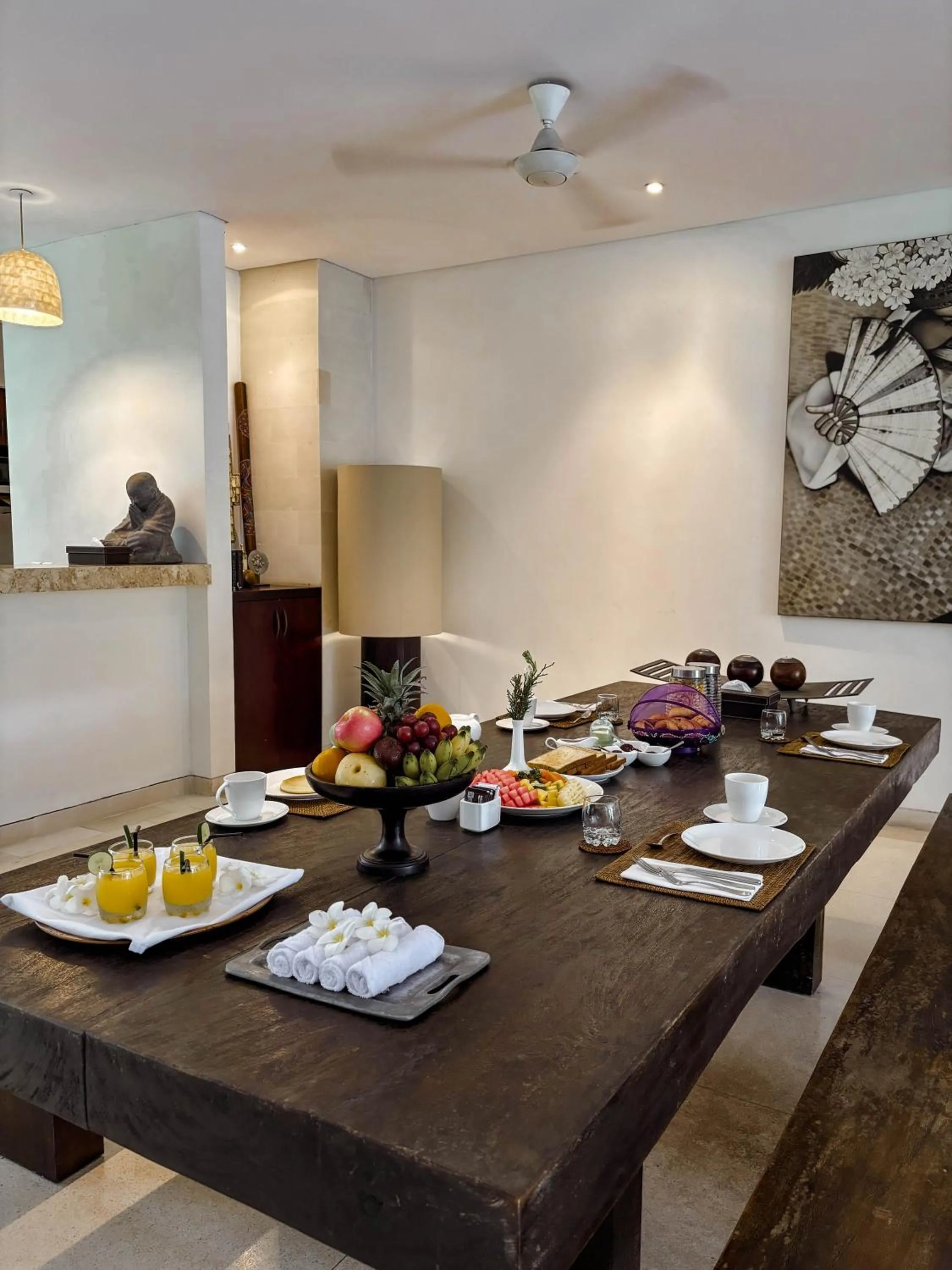 Food and drinks in Villa Chocolat Seminyak