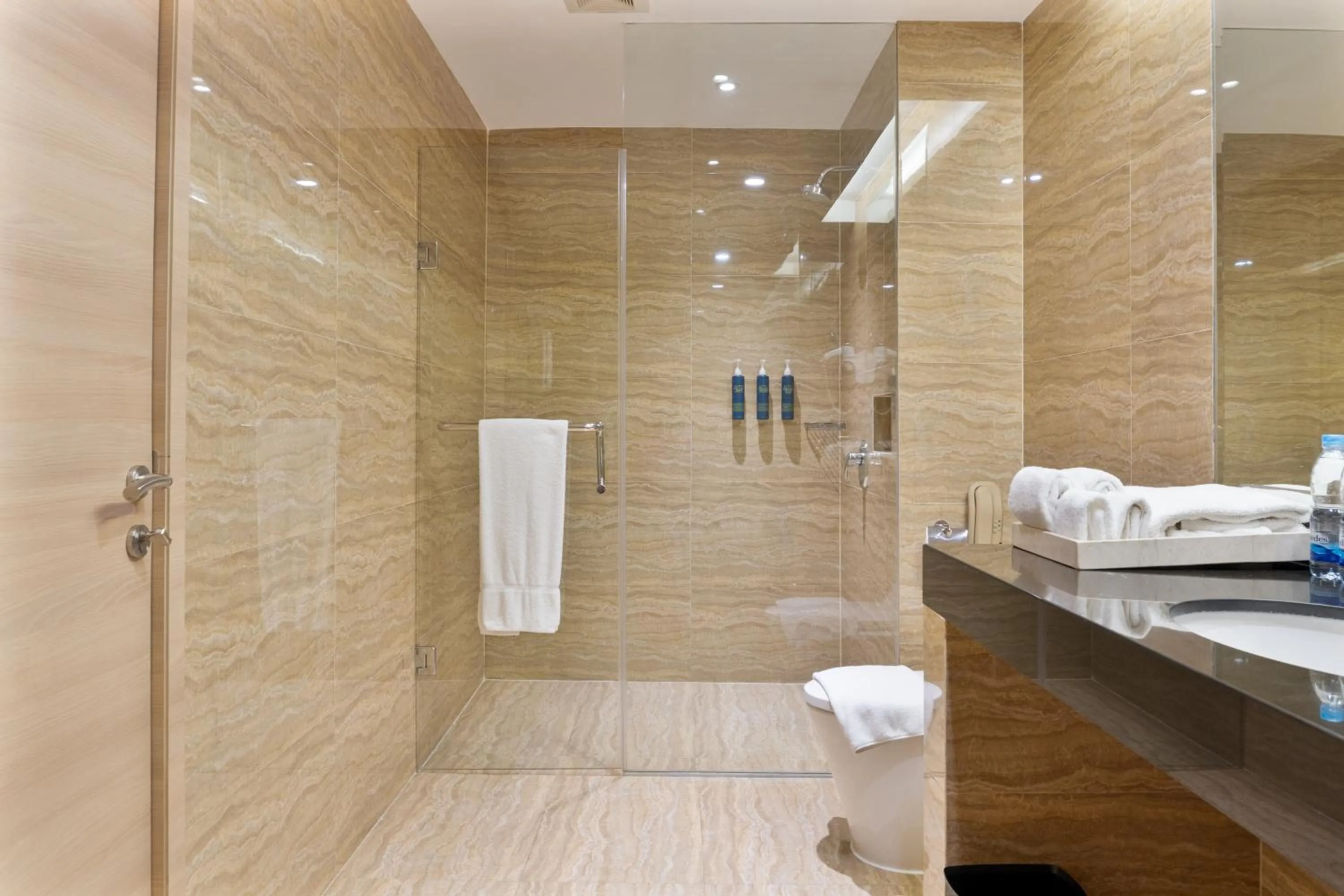 Toilet in Four Points by Sheraton Medan