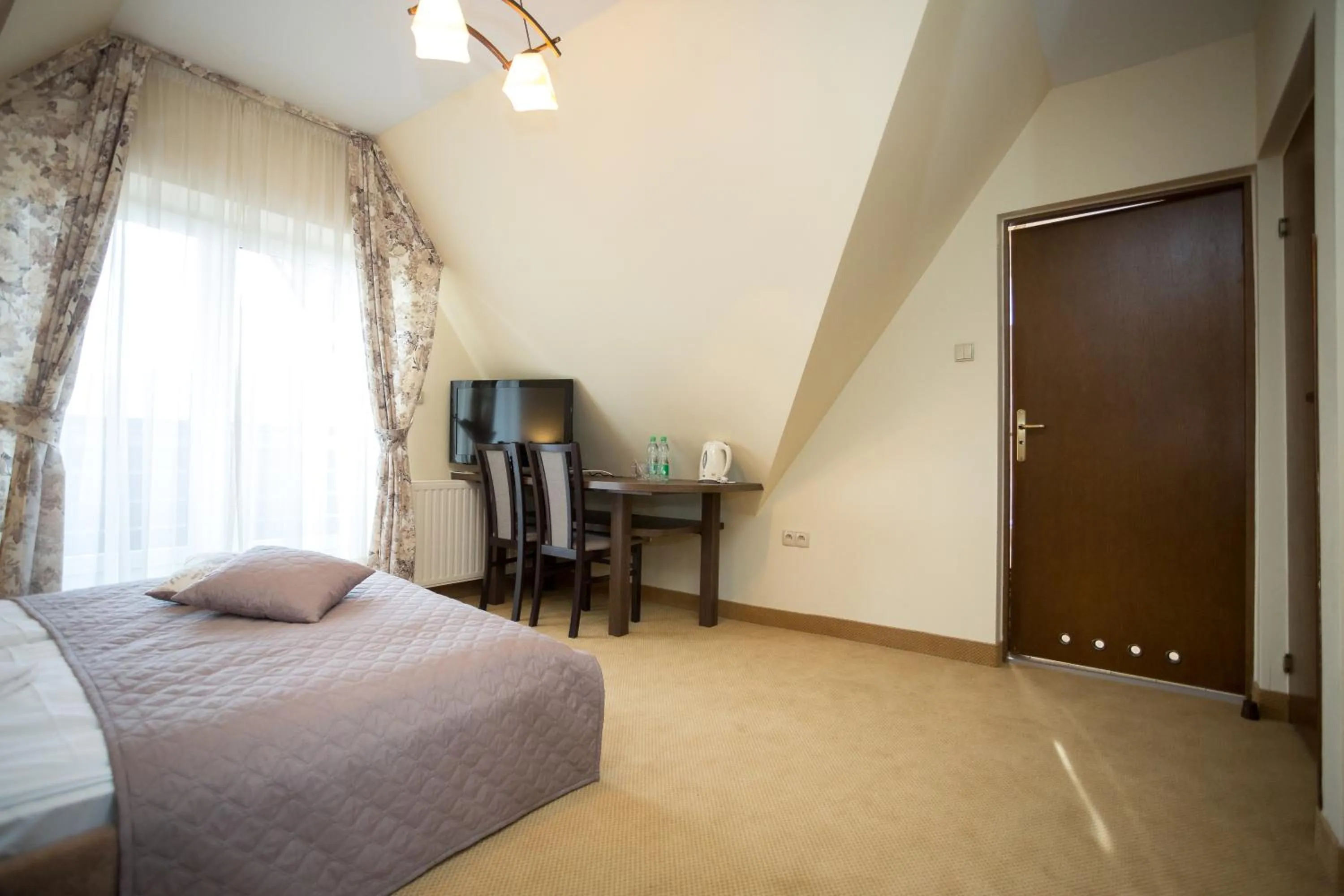 TV and multimedia, Bed in Ośrodek FIAN Zakopane - noclegi i konferencje w centrum