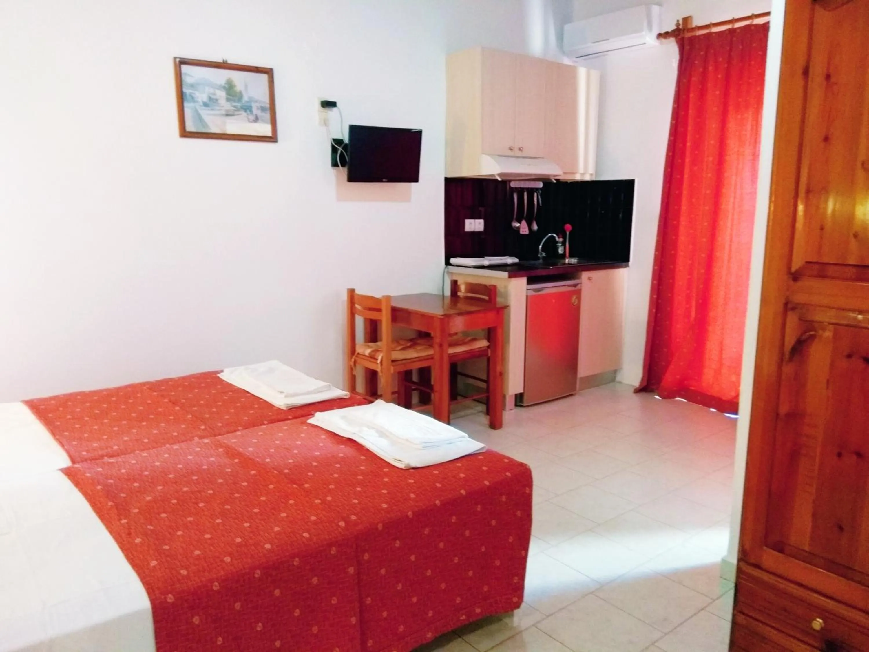 Photo of the whole room in Villa Giorgos