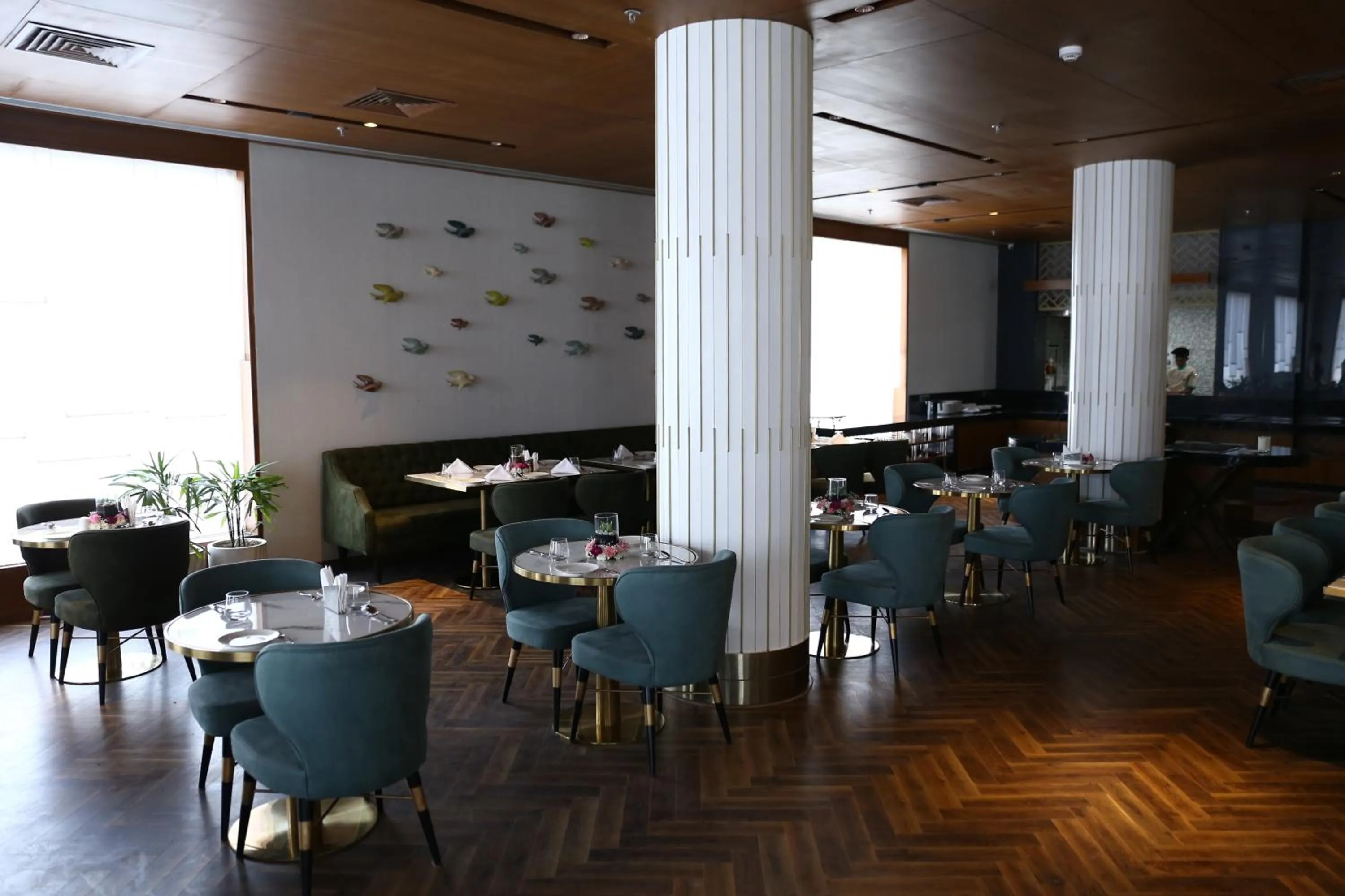 Restaurant/places to eat in Clarks Inn Suites Raipur