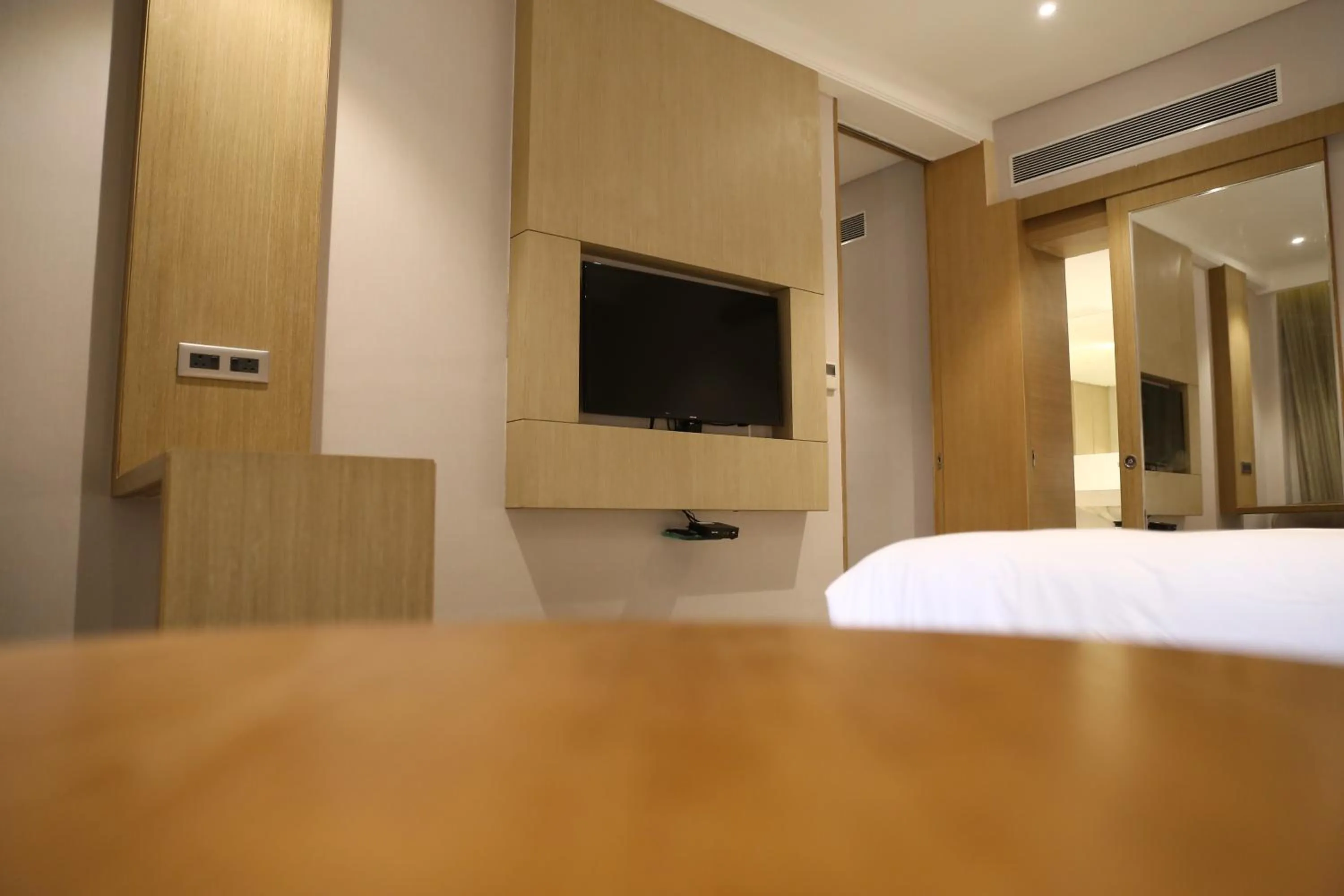 TV and multimedia in Clarks Inn Suites Raipur