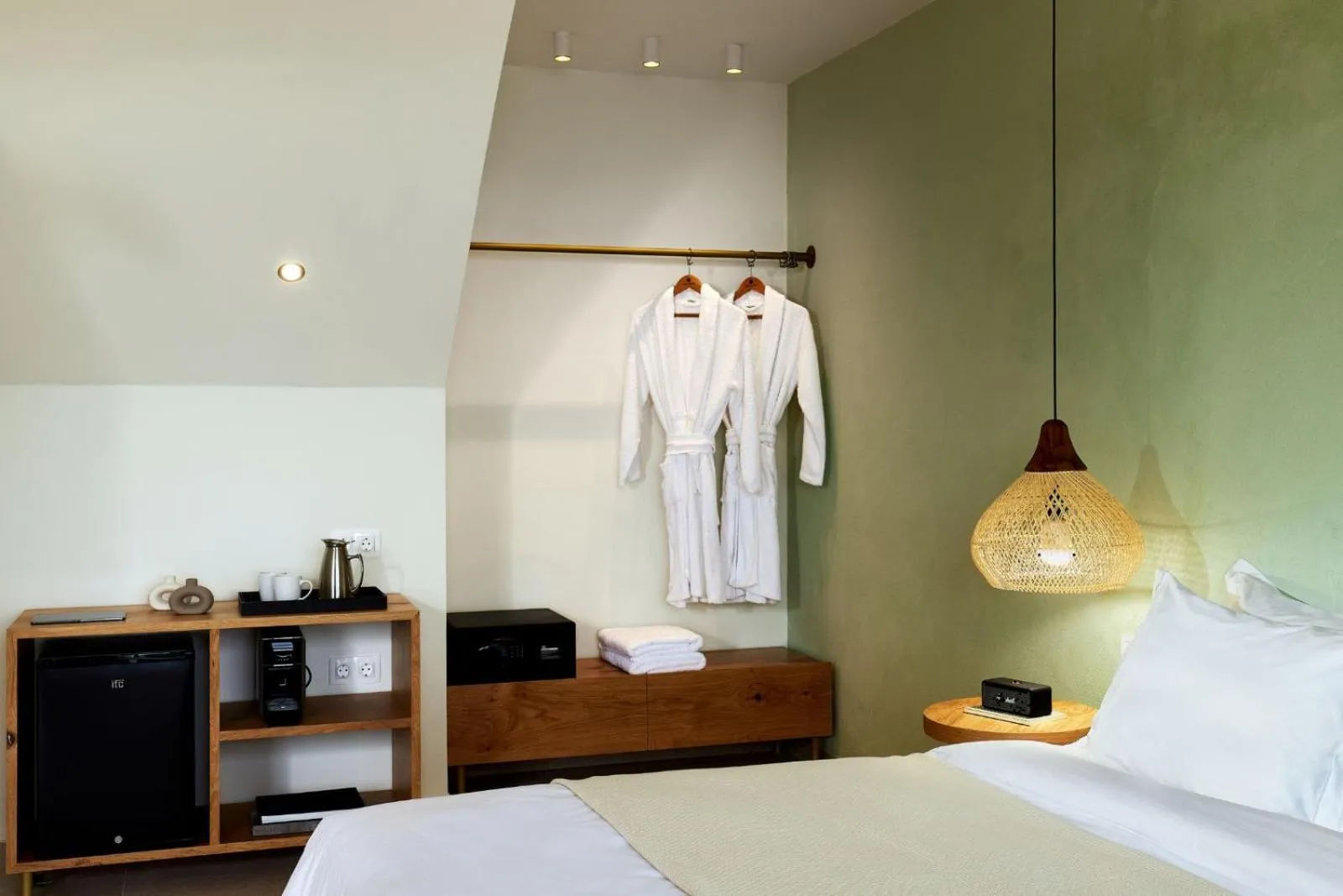 Coffee/tea facilities, Bed in Vasia Sea Retreat