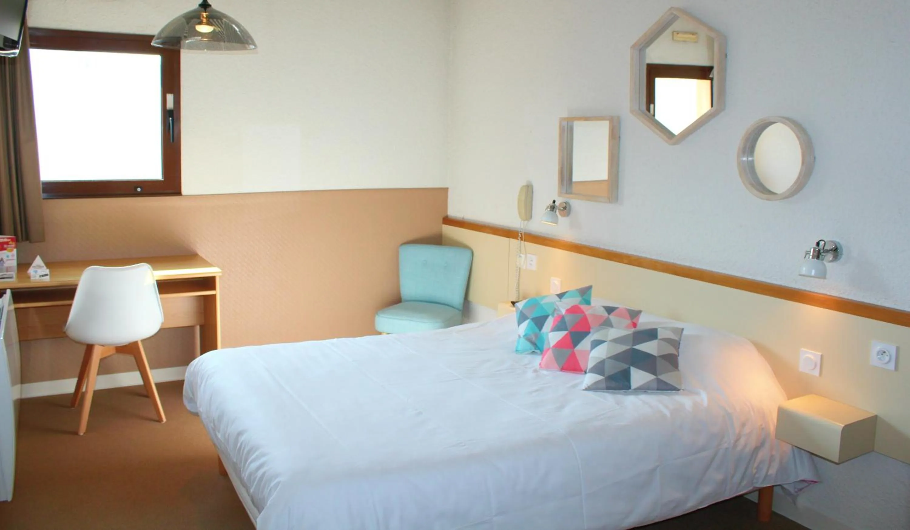 Bedroom, Bed in Bel Hotel