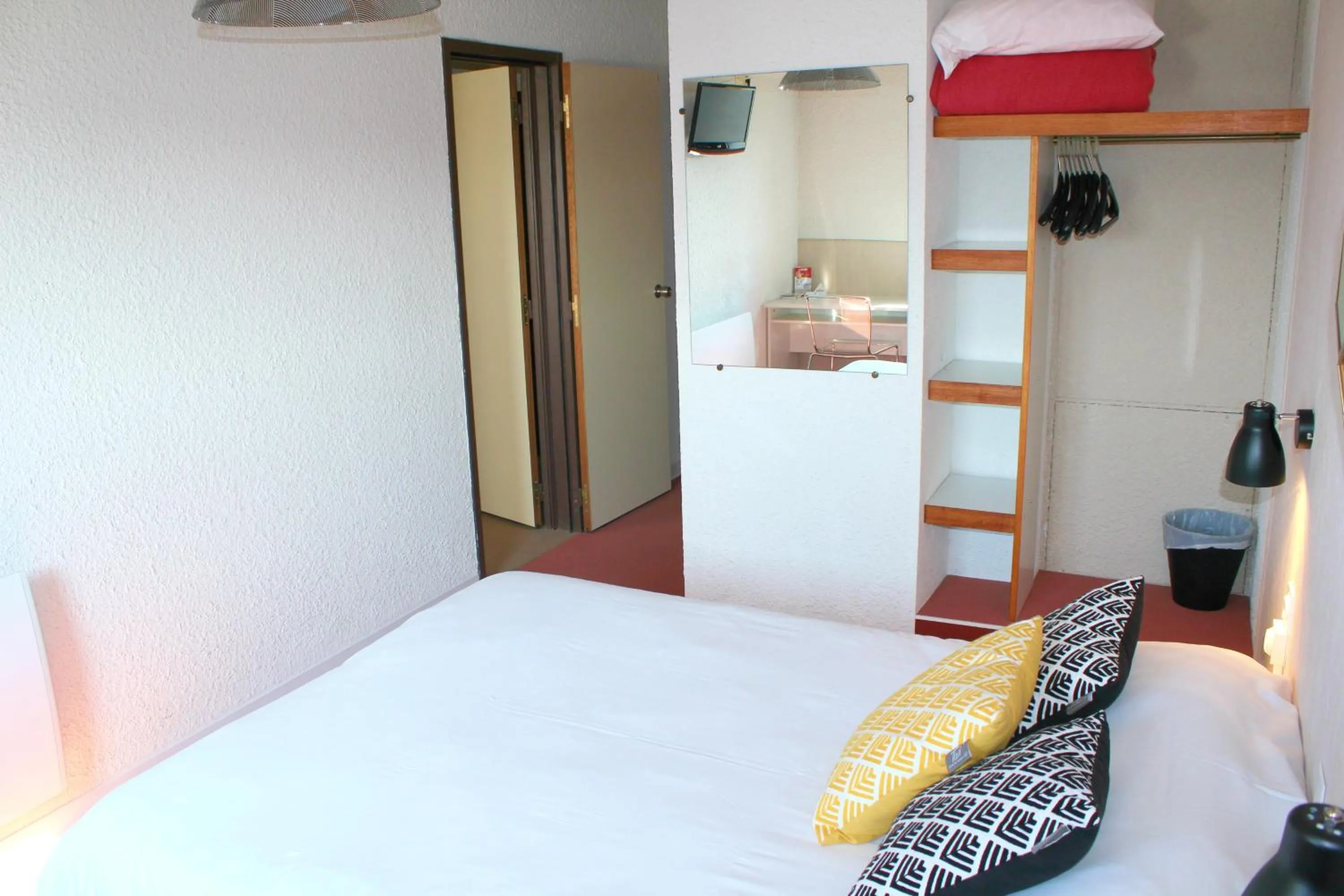 Bedroom, Bed in Bel Hotel