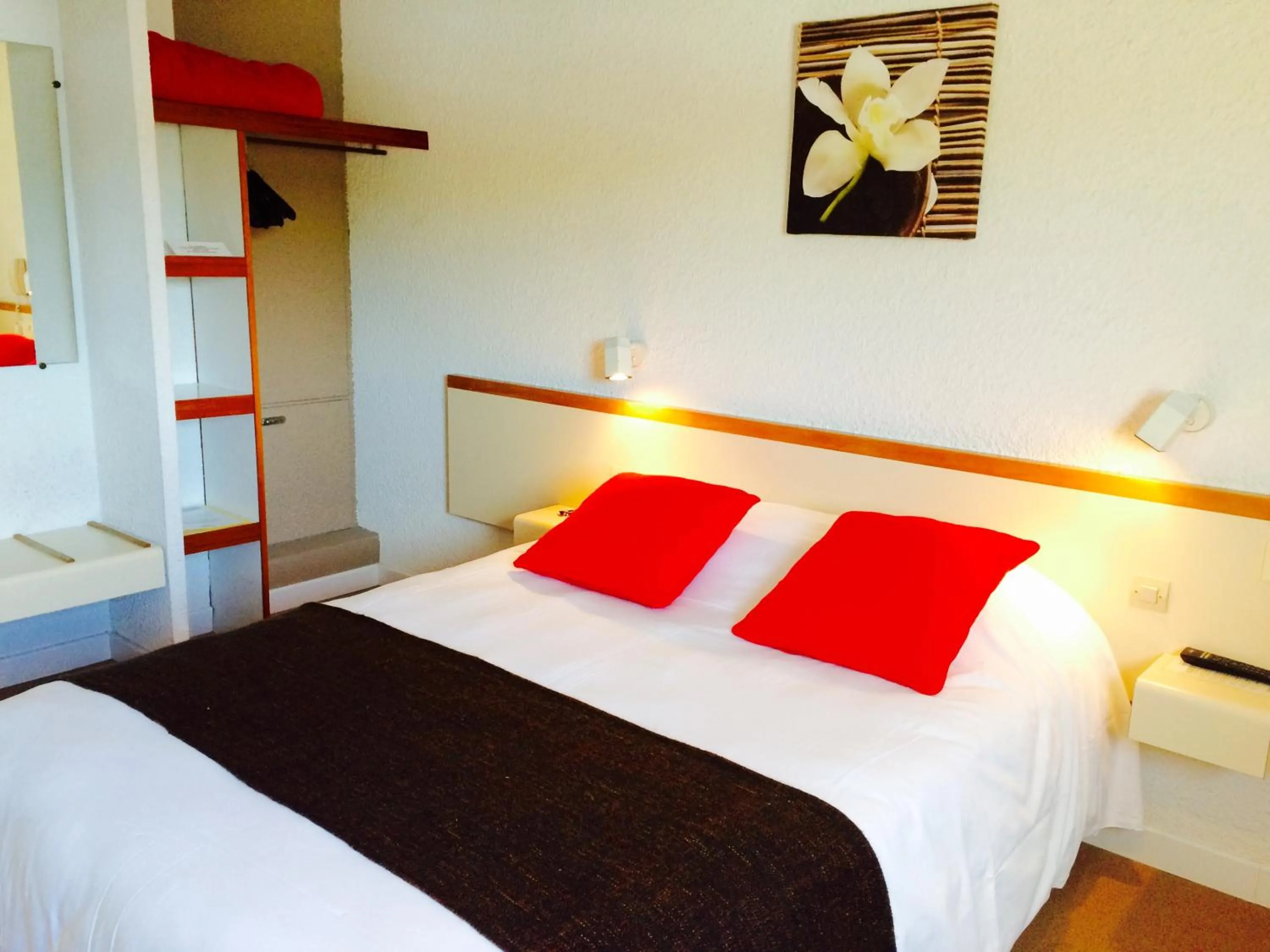 Bedroom, Bed in Bel Hotel