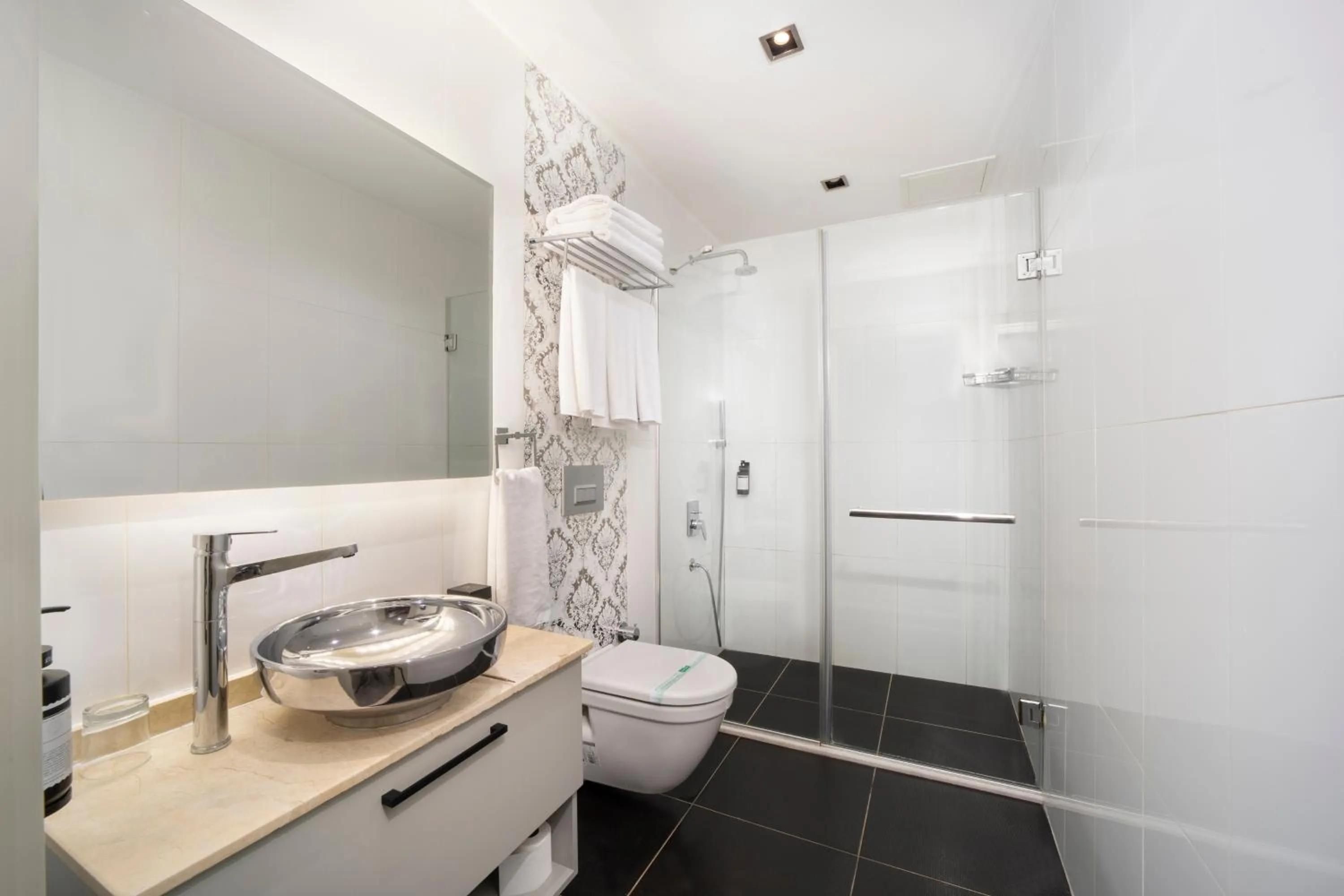 Shower in Orka Taksim Apart Hotel