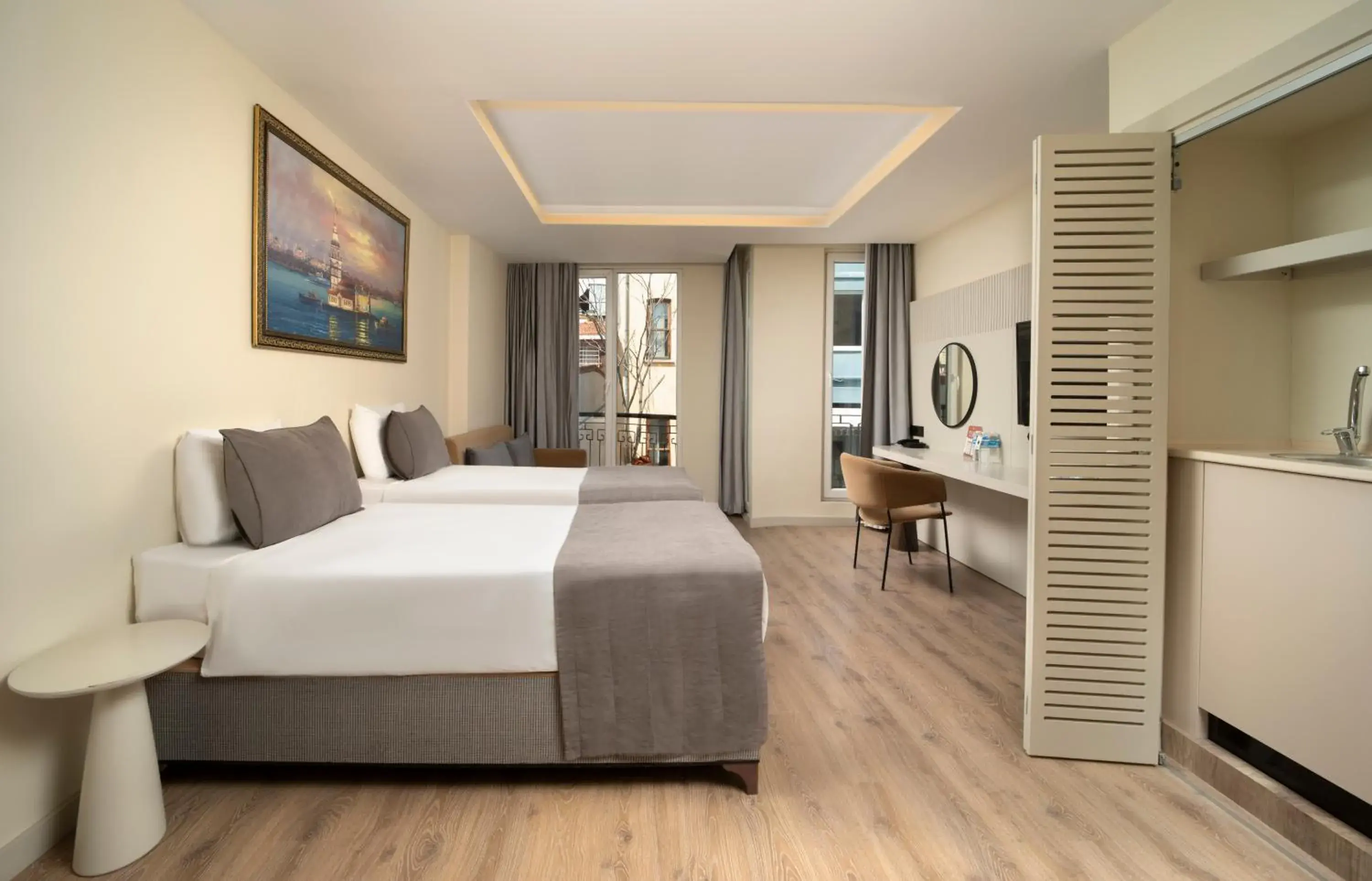 Triple Room in Orka Taksim Apart Hotel Triple Room in Orka Taksim Apart Hotel