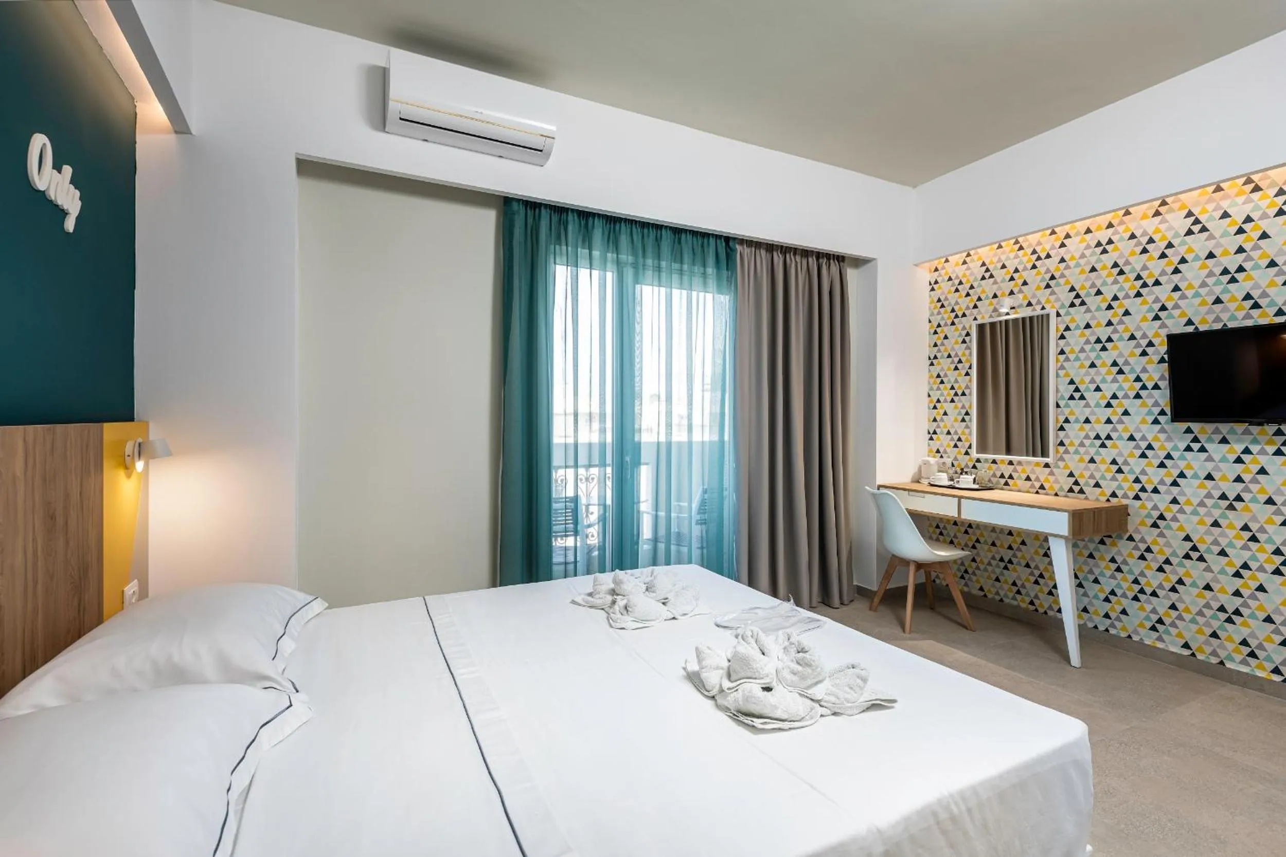 Bed in Olympia Hotel