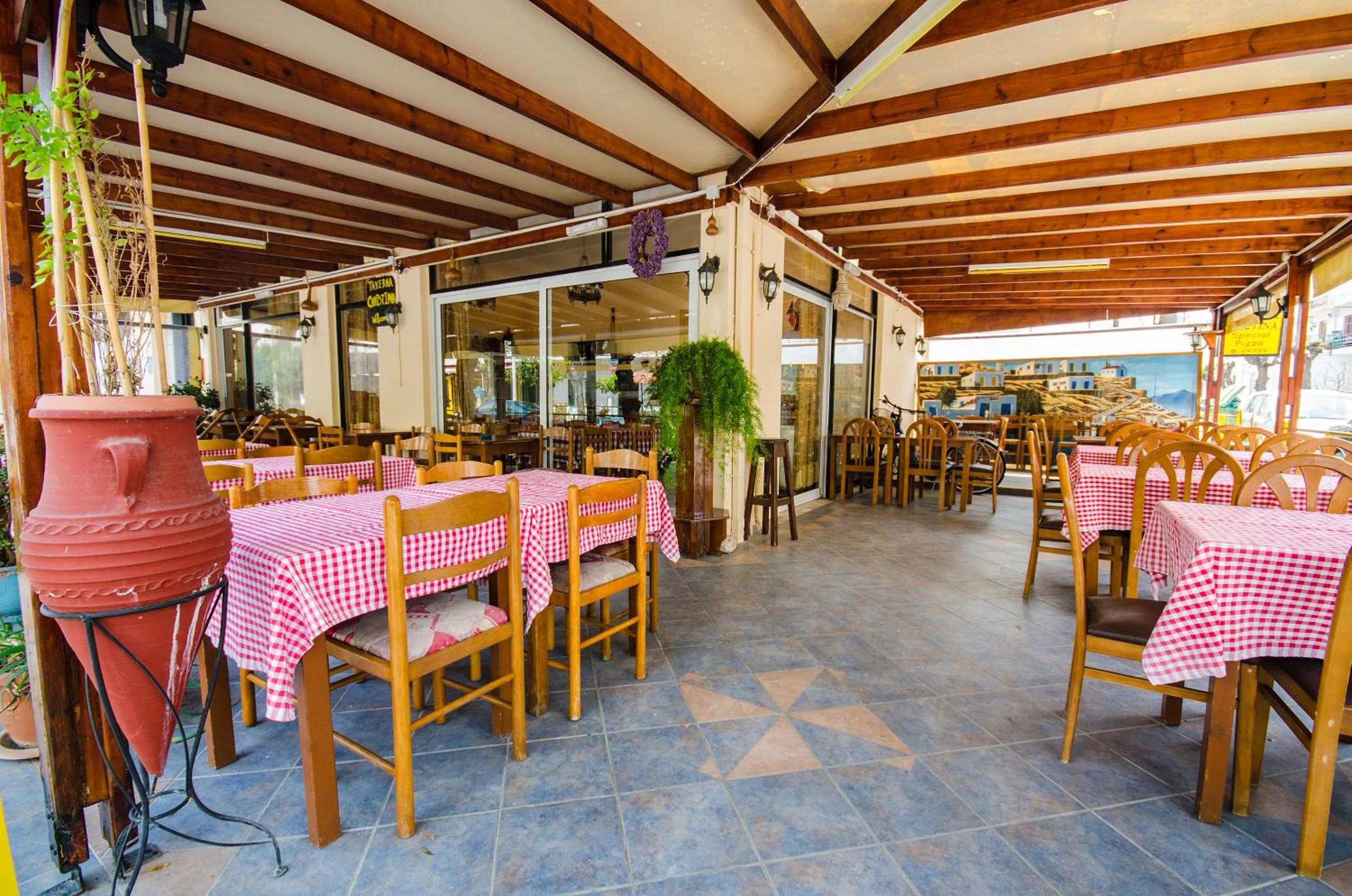 Restaurant/places to eat in Olympia Hotel